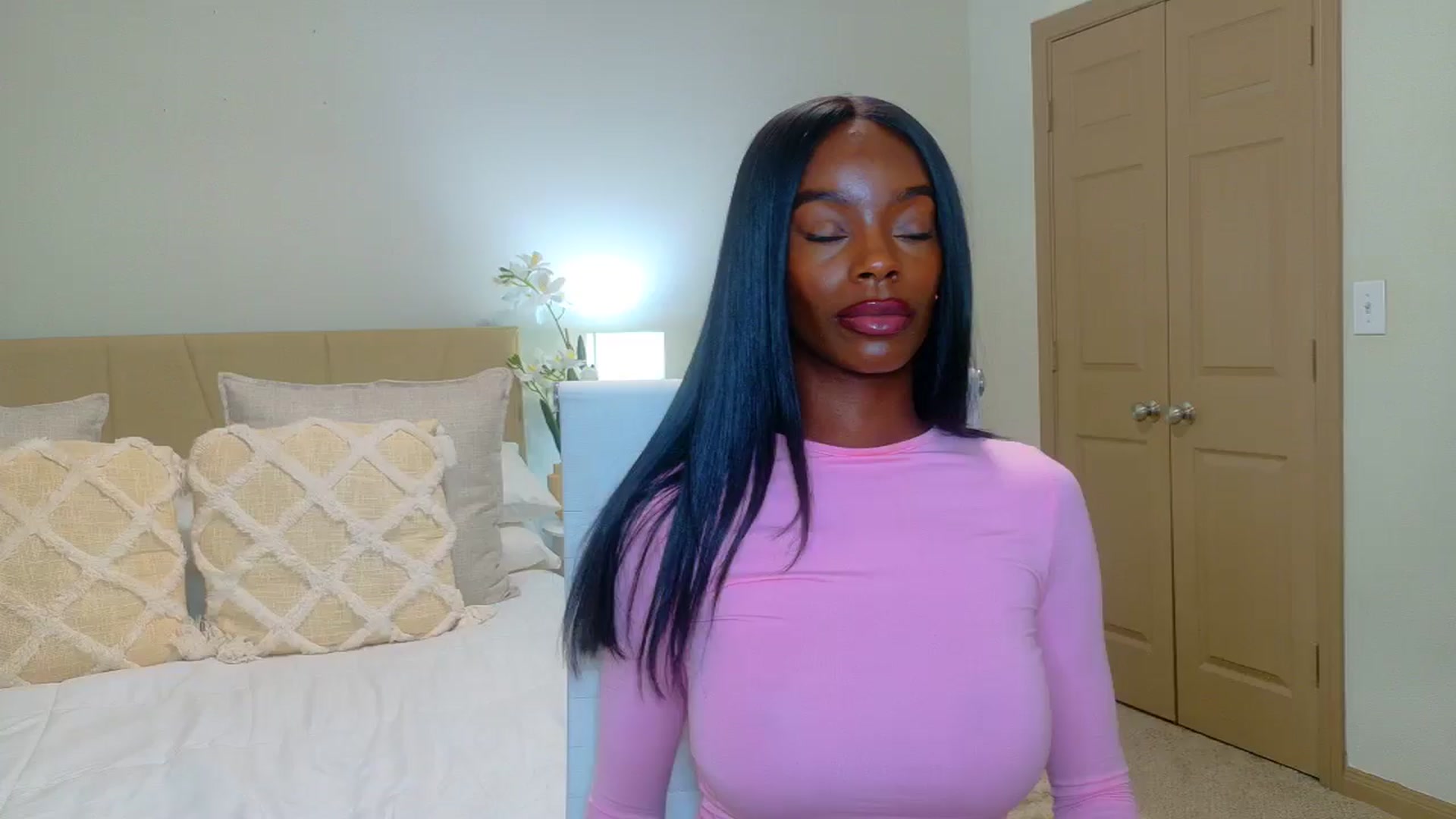 Gallery image thumbnail from Zadira's myfreecams stream on, 01/19/2025, 13:31 image 1 of 20