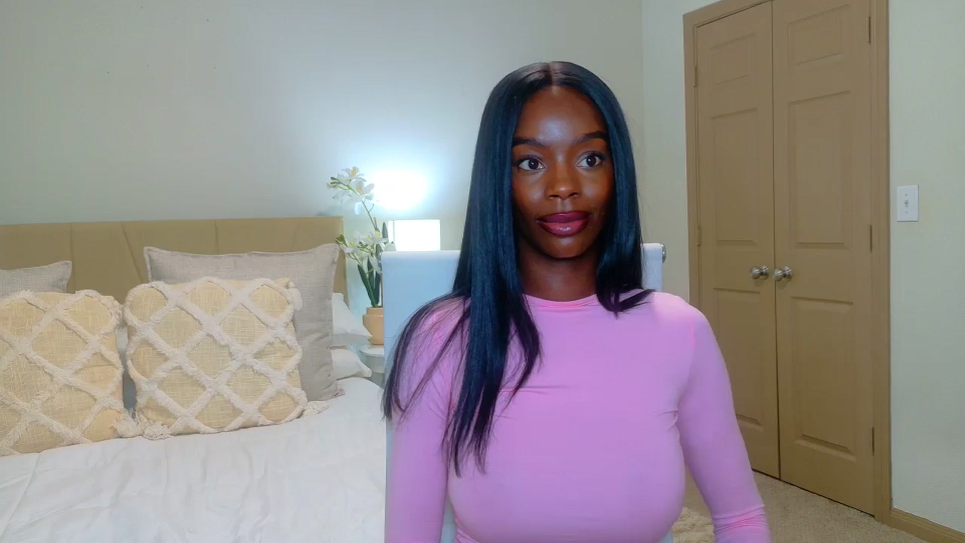 Gallery image thumbnail from Zadira's myfreecams stream on, 01/19/2025, 13:31 image 3 of 20