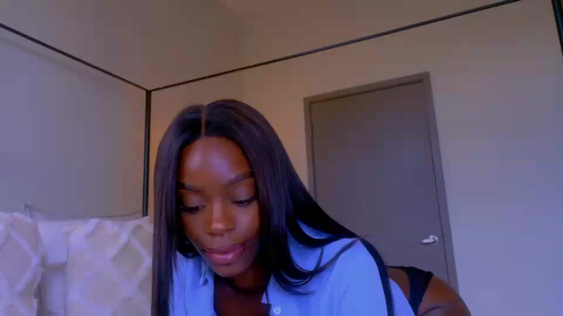 Gallery image thumbnail from Zadira's myfreecams stream on, 06/11/2026, 19:08 image 18 of 20
