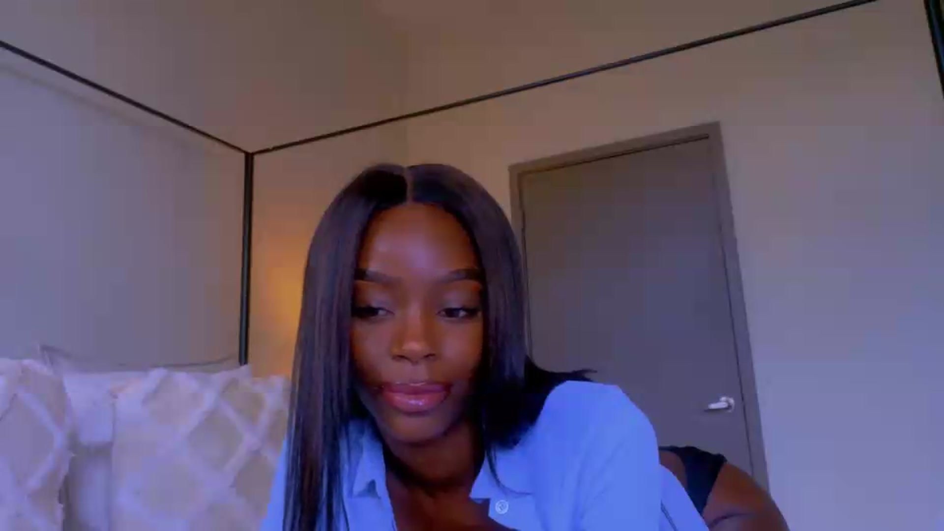 Gallery image thumbnail from Zadira's myfreecams stream on, 06/11/2026, 19:08 image 16 of 20