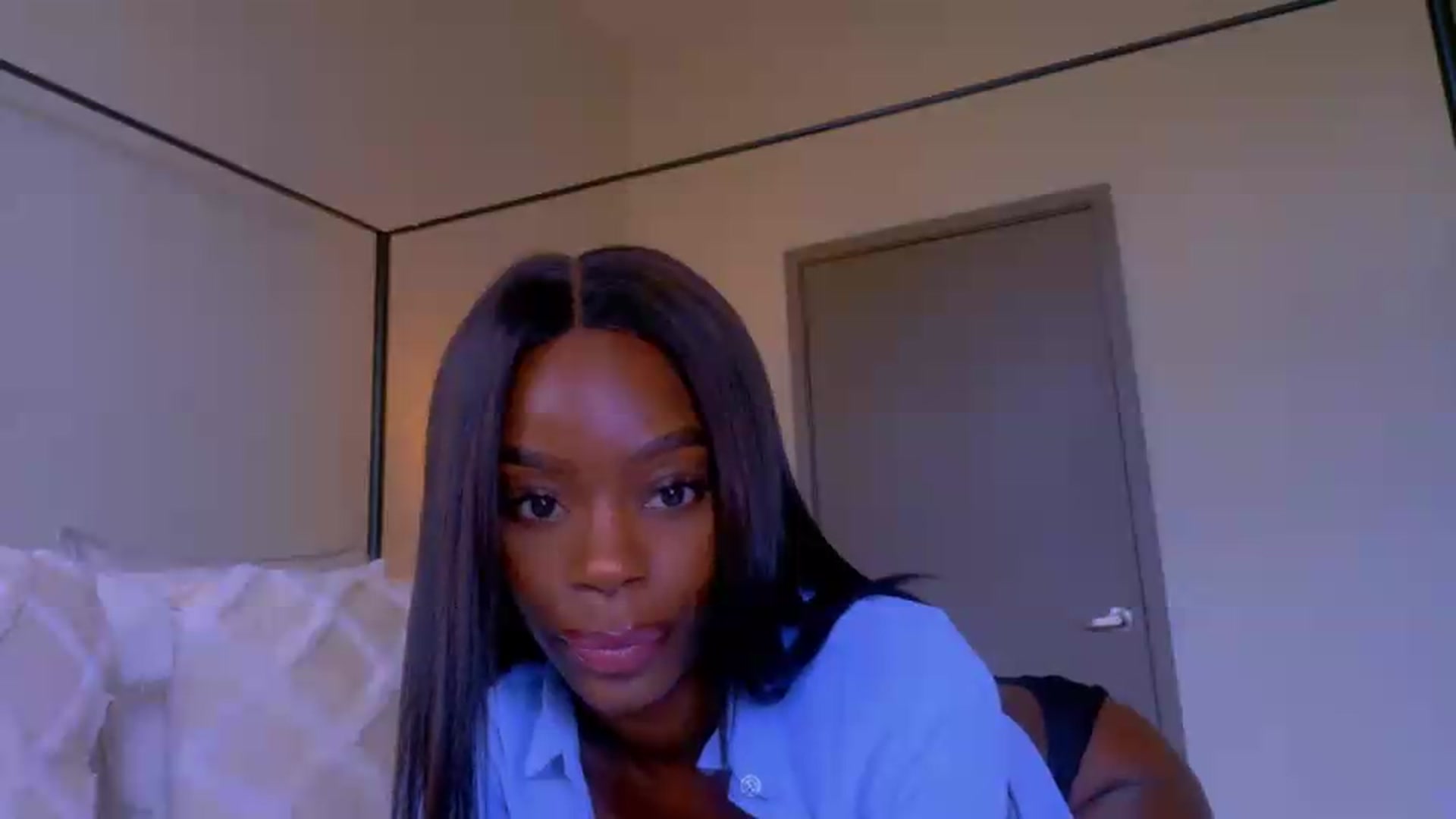 Gallery image thumbnail from Zadira's myfreecams stream on, 06/11/2026, 19:08 image 17 of 20