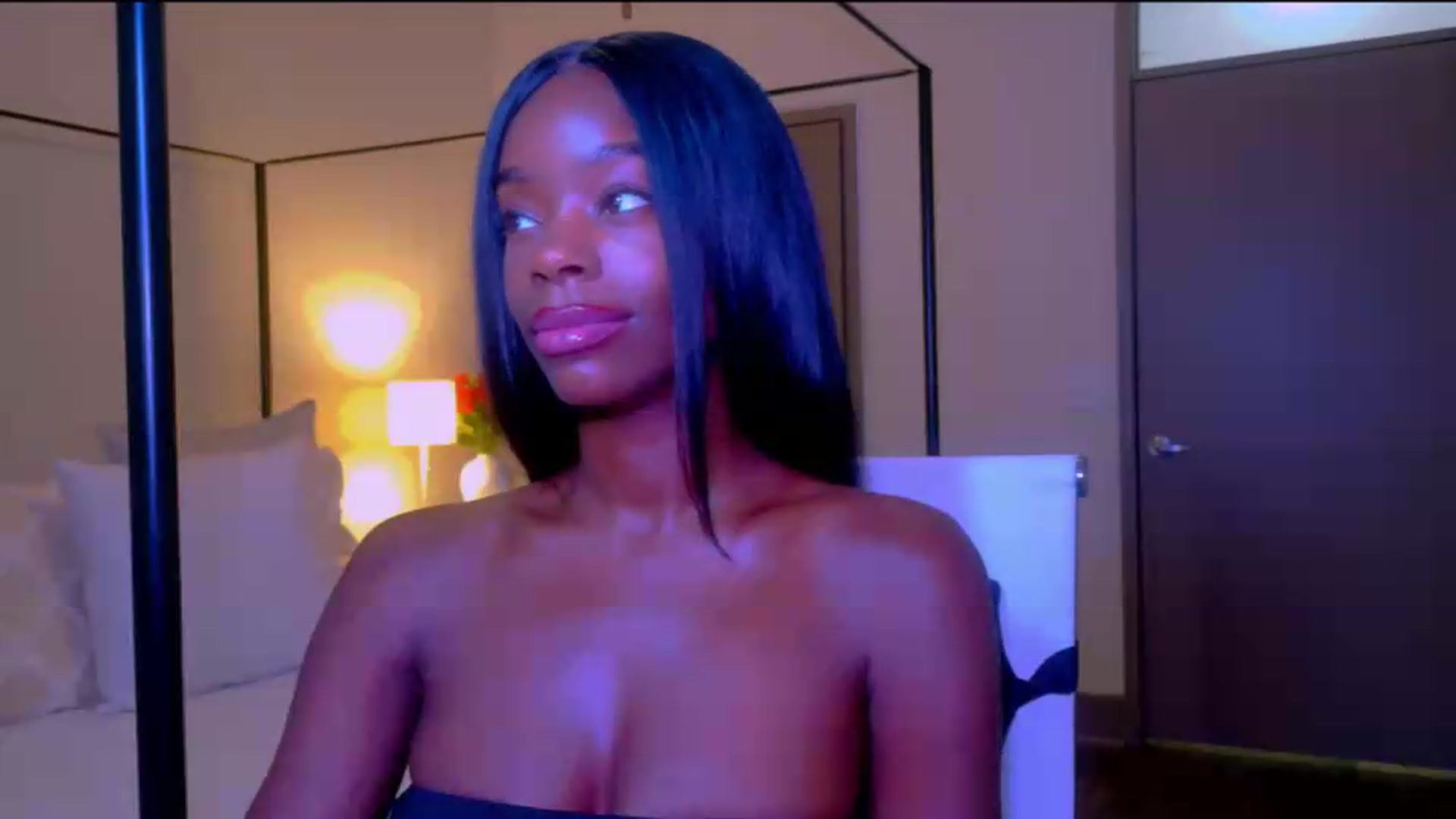 Gallery image thumbnail from Zadira's myfreecams stream on, 06/19/2026, 04:42 image 20 of 20
