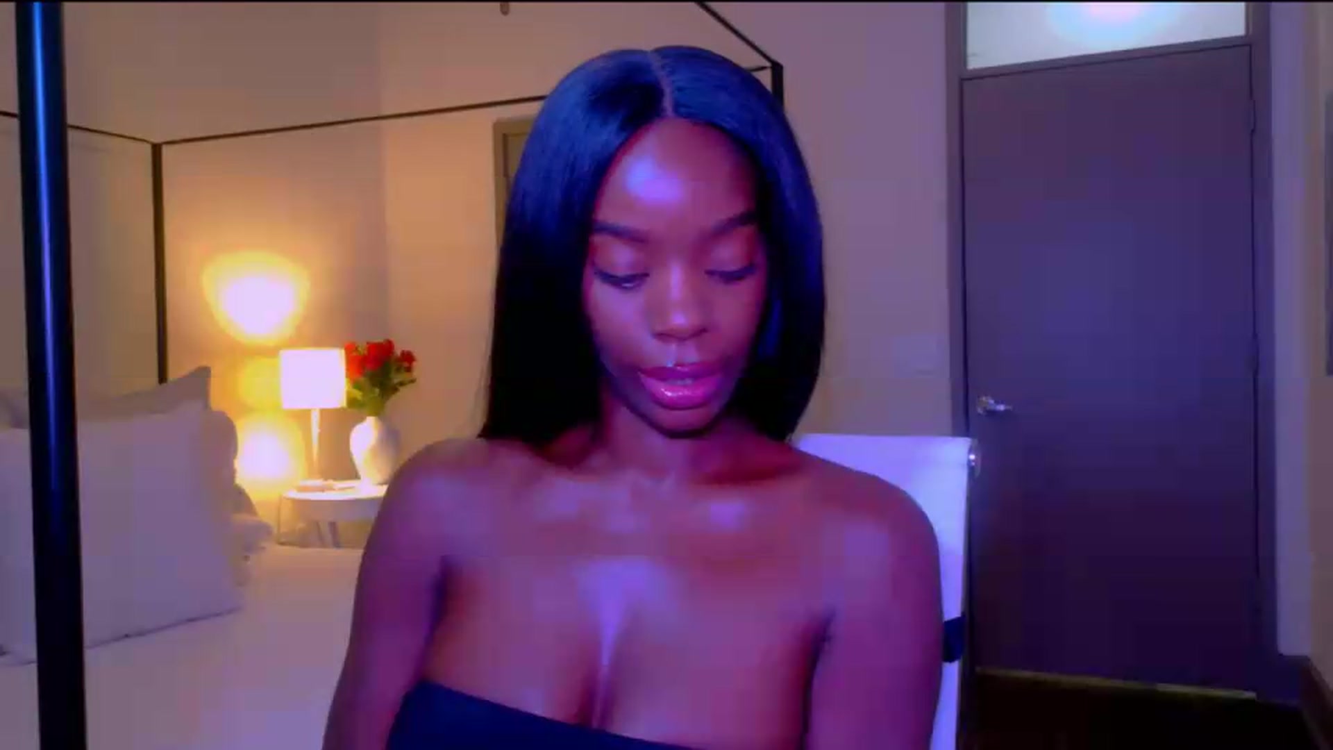 Gallery image thumbnail from Zadira's myfreecams stream on, 06/19/2026, 04:42 image 15 of 20