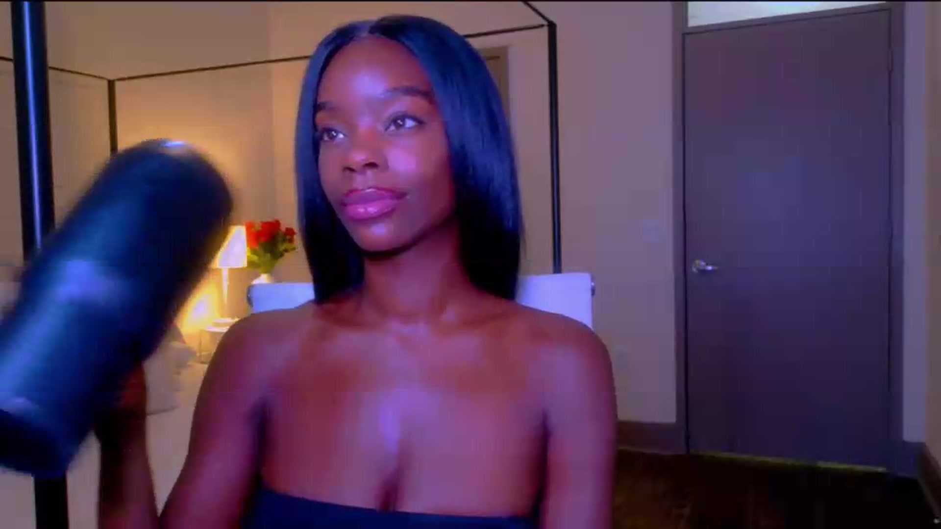Gallery image thumbnail from Zadira's myfreecams stream on, 06/19/2026, 04:42 image 11 of 20