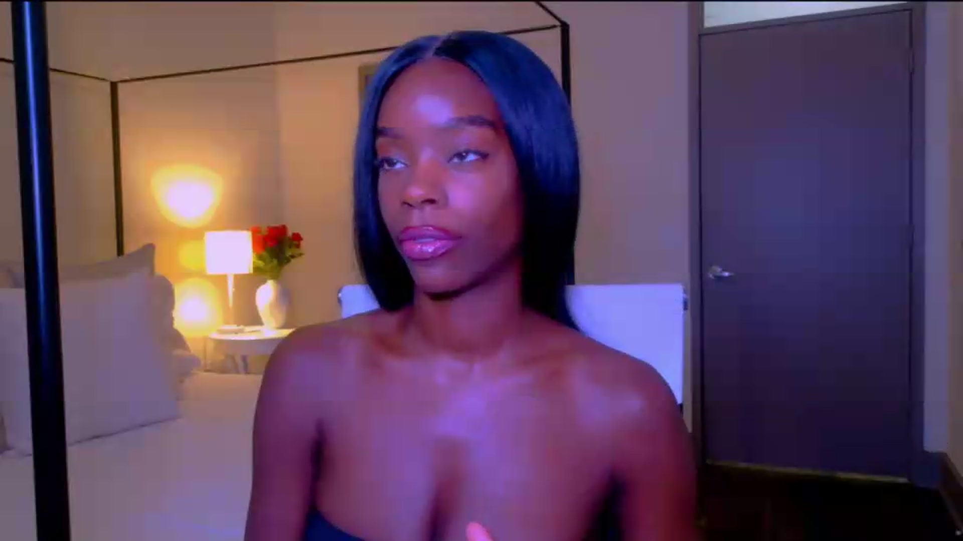 Gallery image thumbnail from Zadira's myfreecams stream on, 06/19/2026, 04:42 image 10 of 20