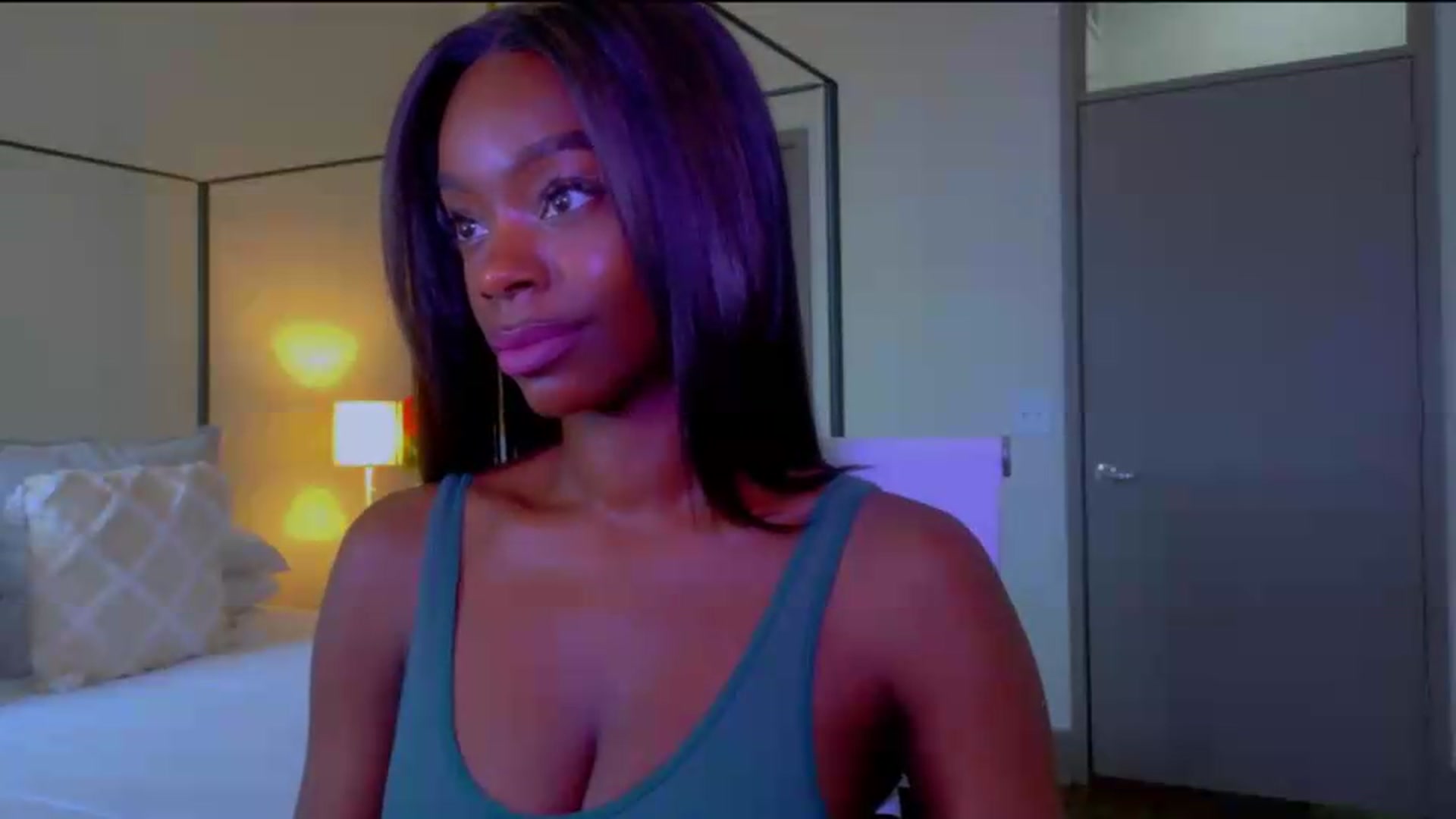 Gallery image thumbnail from Zadira's myfreecams stream on, 06/19/2026, 17:38 image 13 of 20