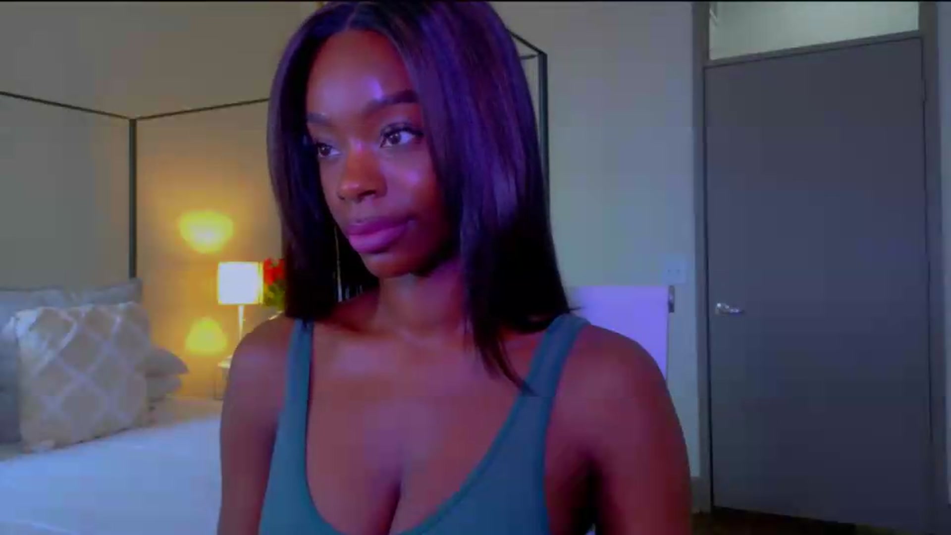 Gallery image thumbnail from Zadira's myfreecams stream on, 06/19/2026, 17:38 image 14 of 20