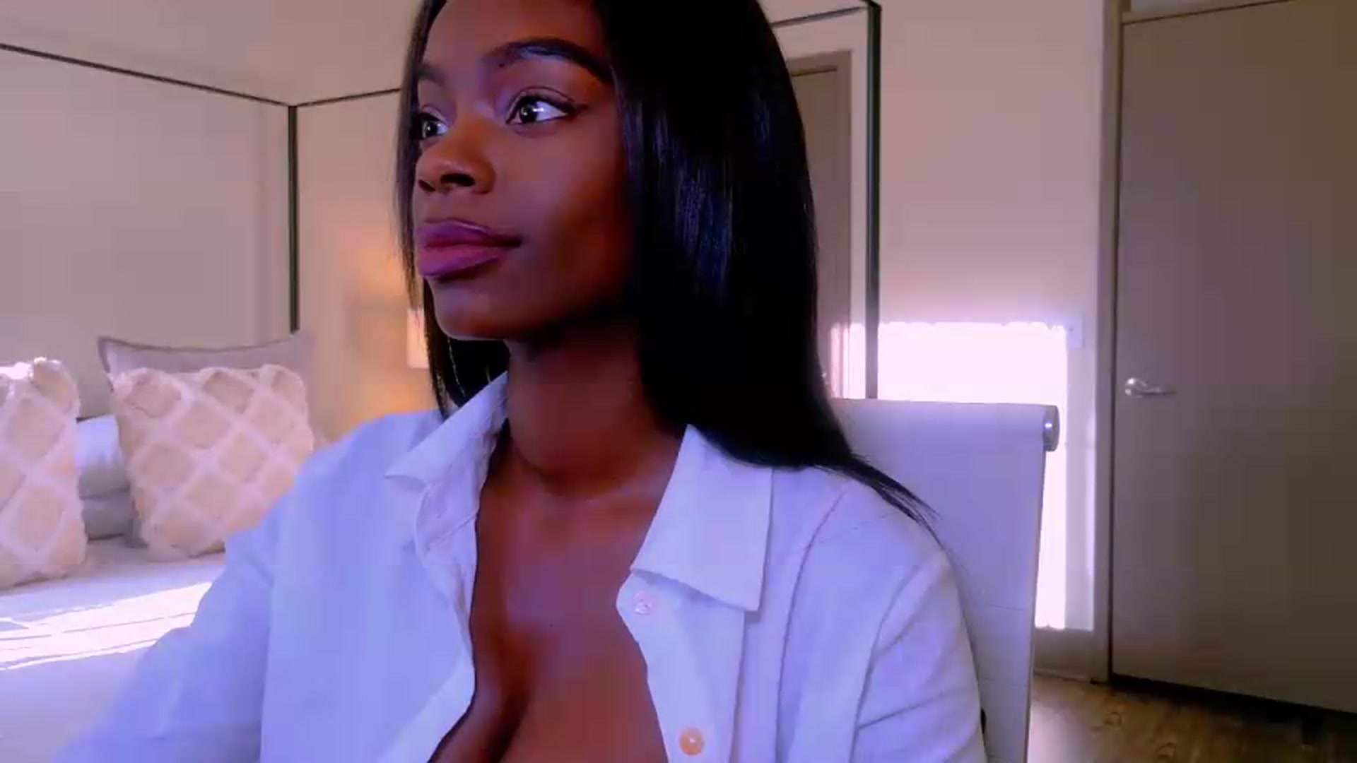 Gallery image thumbnail from Zadira's myfreecams stream on, 06/21/2026, 23:54 image 18 of 20