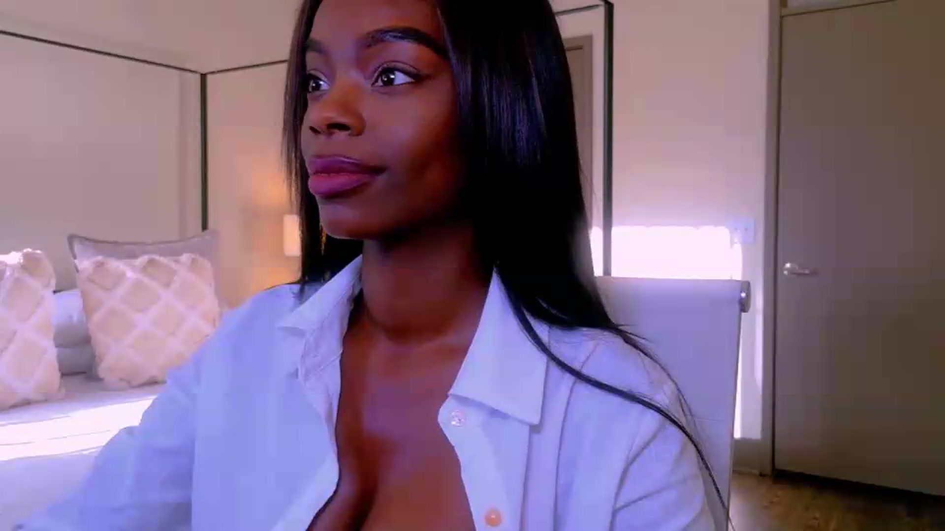 Gallery image thumbnail from Zadira's myfreecams stream on, 06/21/2026, 23:54 image 17 of 20
