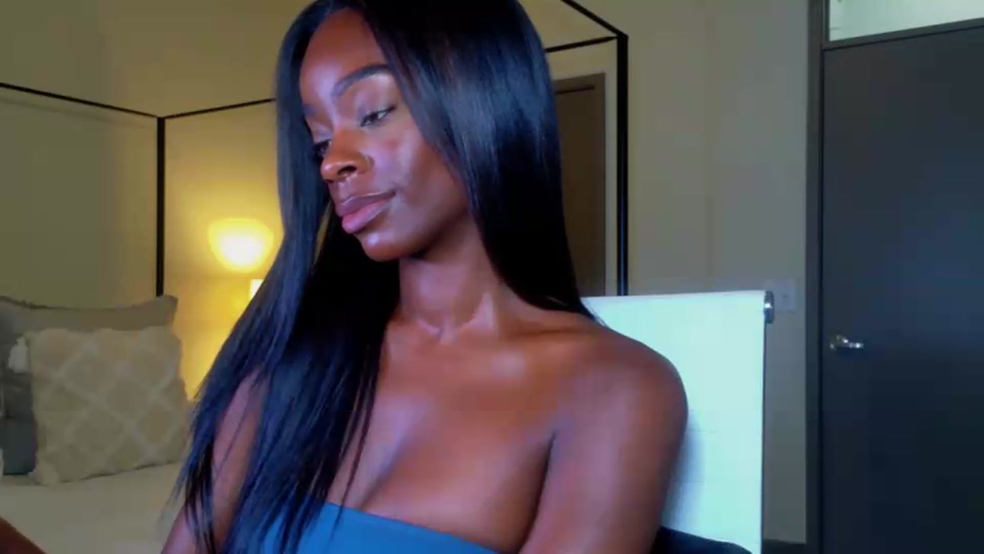 Gallery image thumbnail from Zadira's myfreecams stream on, 06/27/2026, 01:21 image 12 of 20
