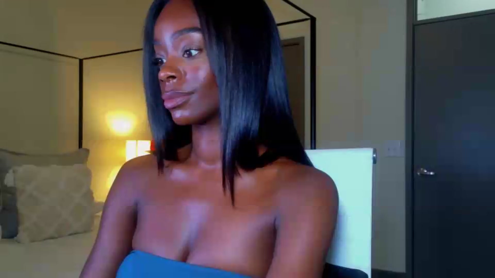 Gallery image thumbnail from Zadira's myfreecams stream on, 06/27/2026, 01:21 image 17 of 20