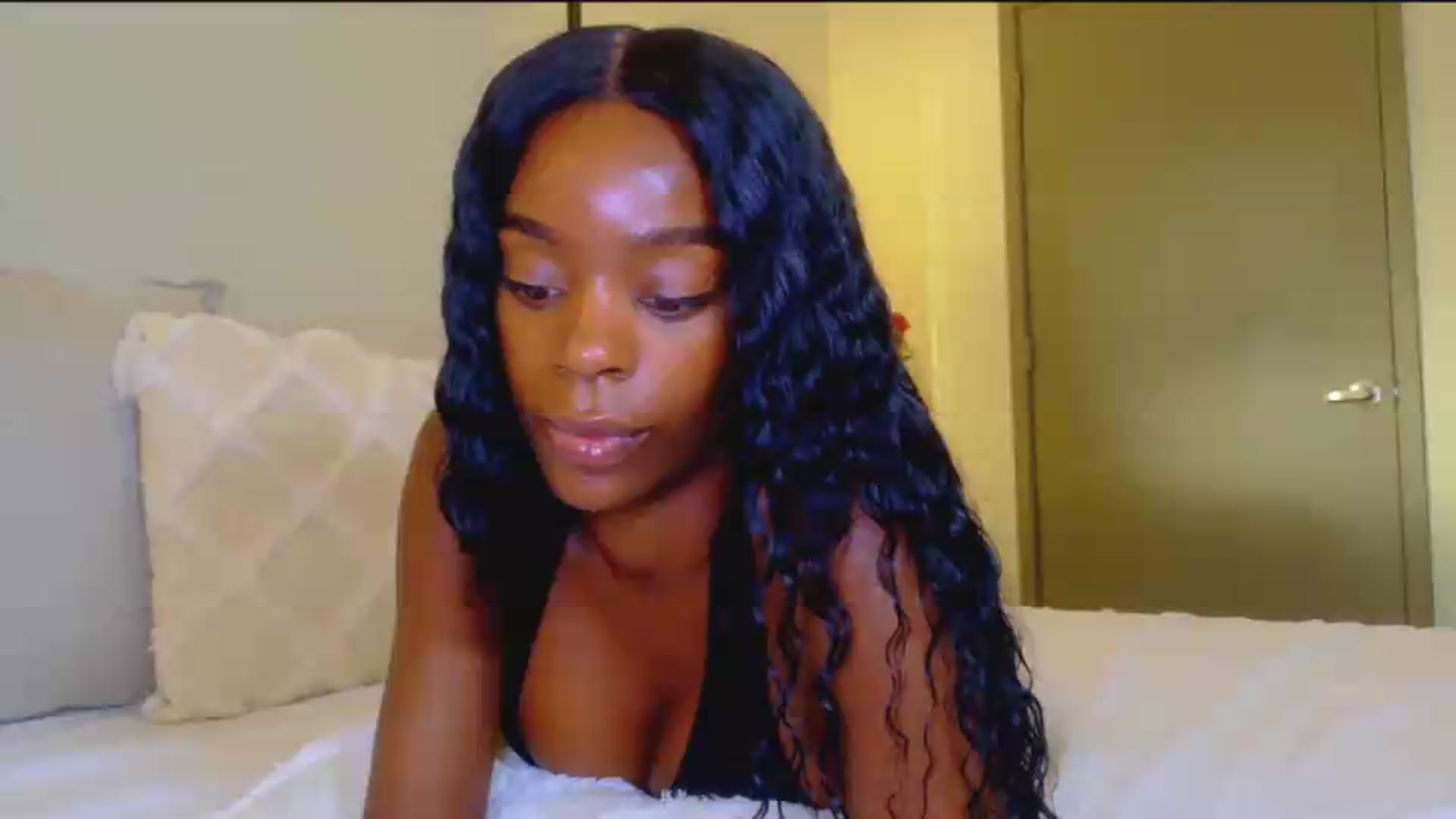 Gallery image thumbnail from Zadira's myfreecams stream on, 07/07/2026, 24:58 image 6 of 20