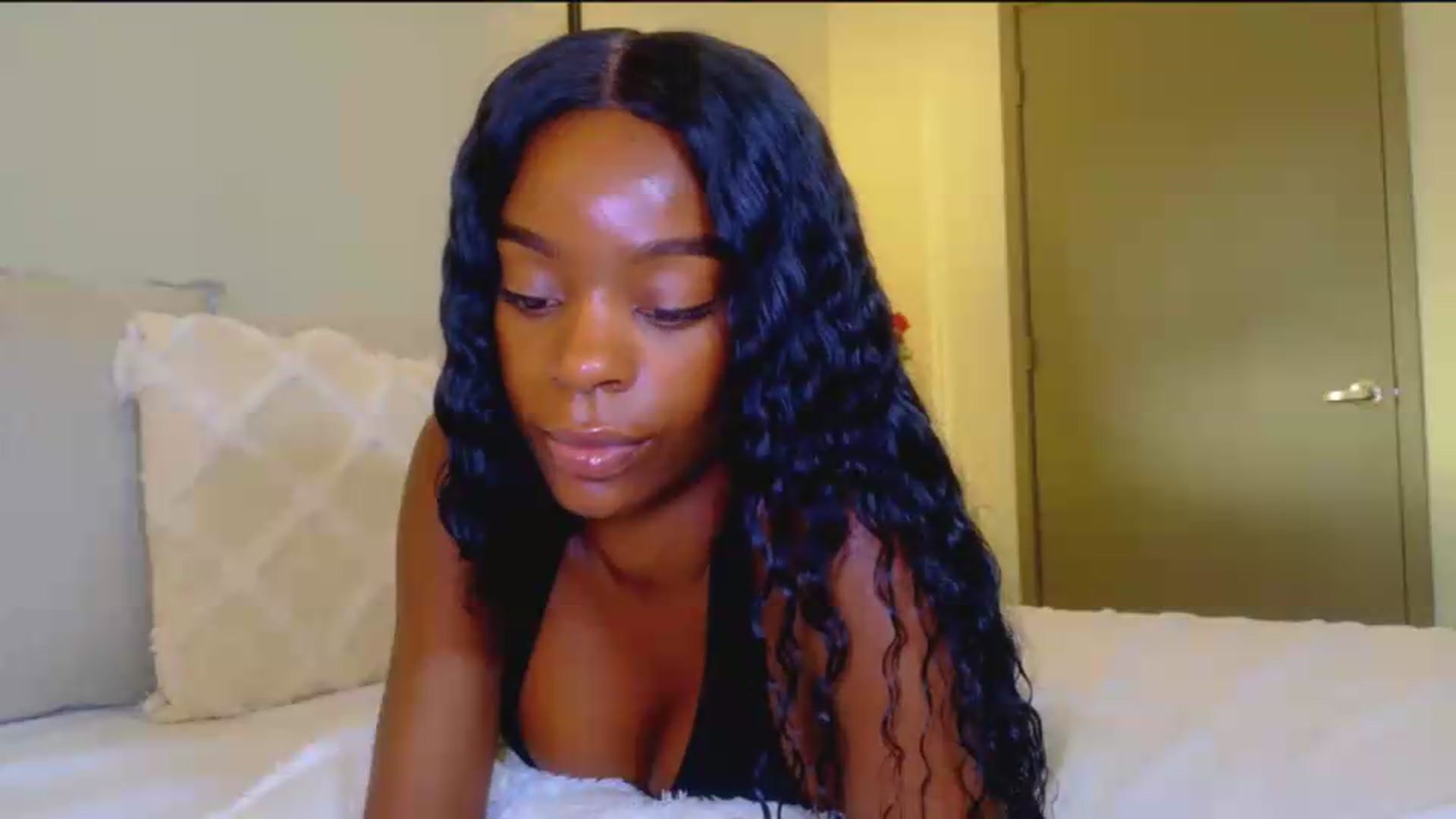 Gallery image thumbnail from Zadira's myfreecams stream on, 07/07/2026, 24:58 image 7 of 20