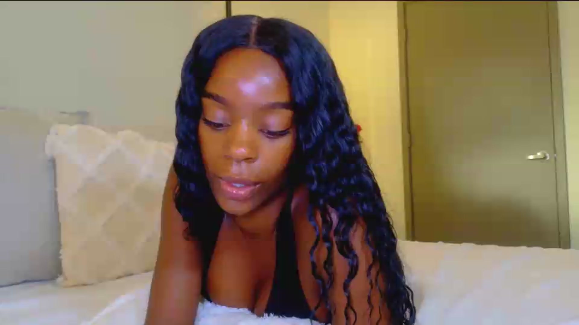 Gallery image thumbnail from Zadira's myfreecams stream on, 07/07/2026, 24:58 image 5 of 20