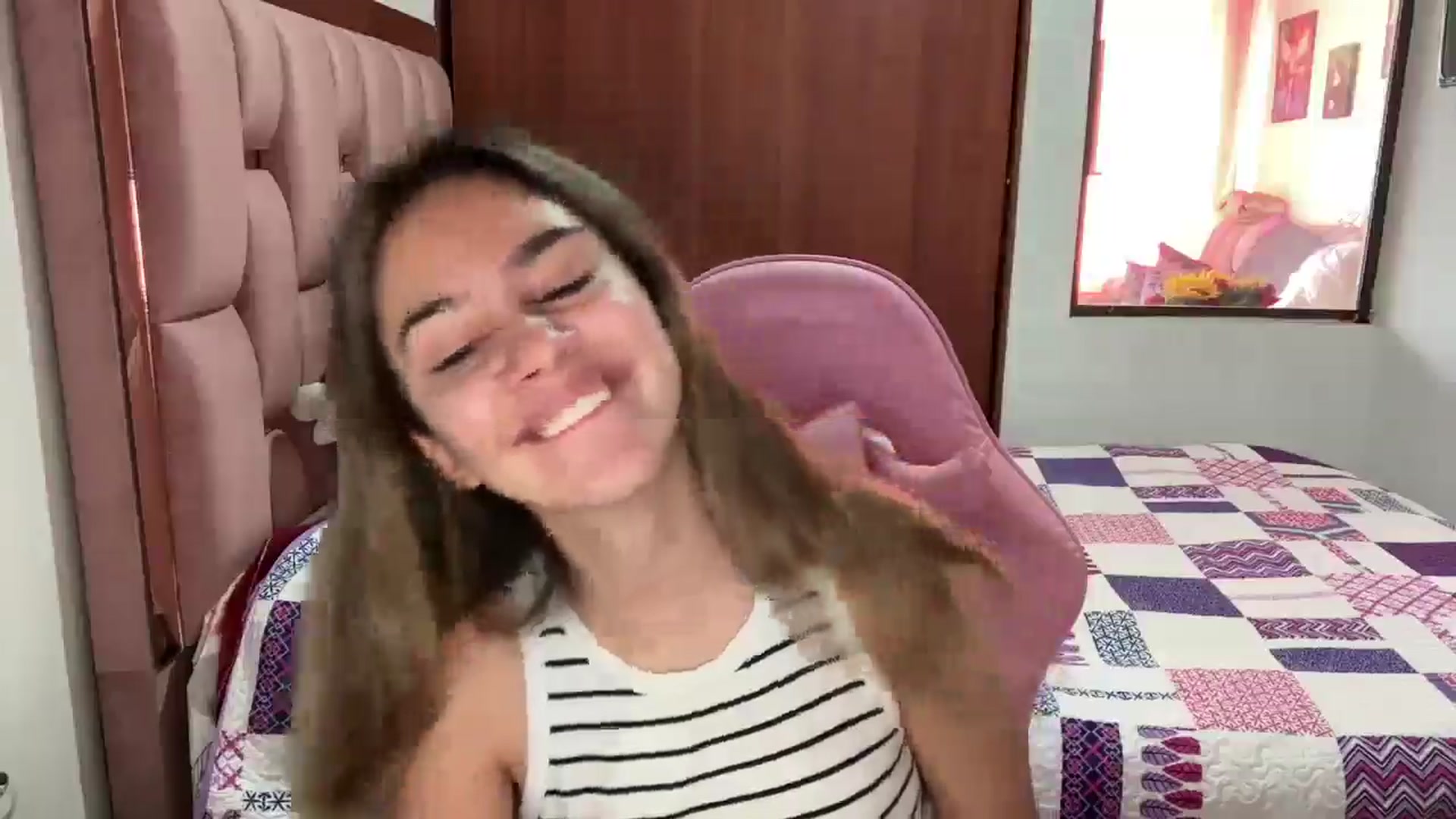 Gallery image thumbnail from Zafiro10's myfreecams stream on, 06/21/2025, 18:38 image 12 of 20