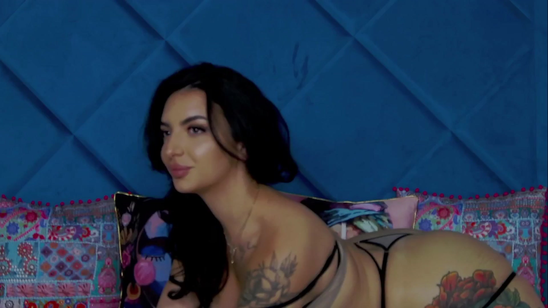 Gallery image thumbnail from Zahra_S's myfreecams stream on, 07/26/2025, 20:36 image 10 of 20