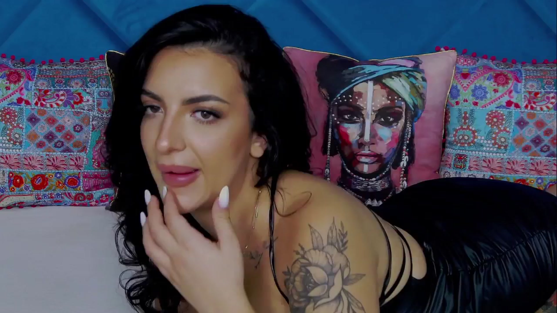 Gallery image thumbnail from Zahra_S's myfreecams stream on, 07/27/2025, 23:23 image 5 of 20