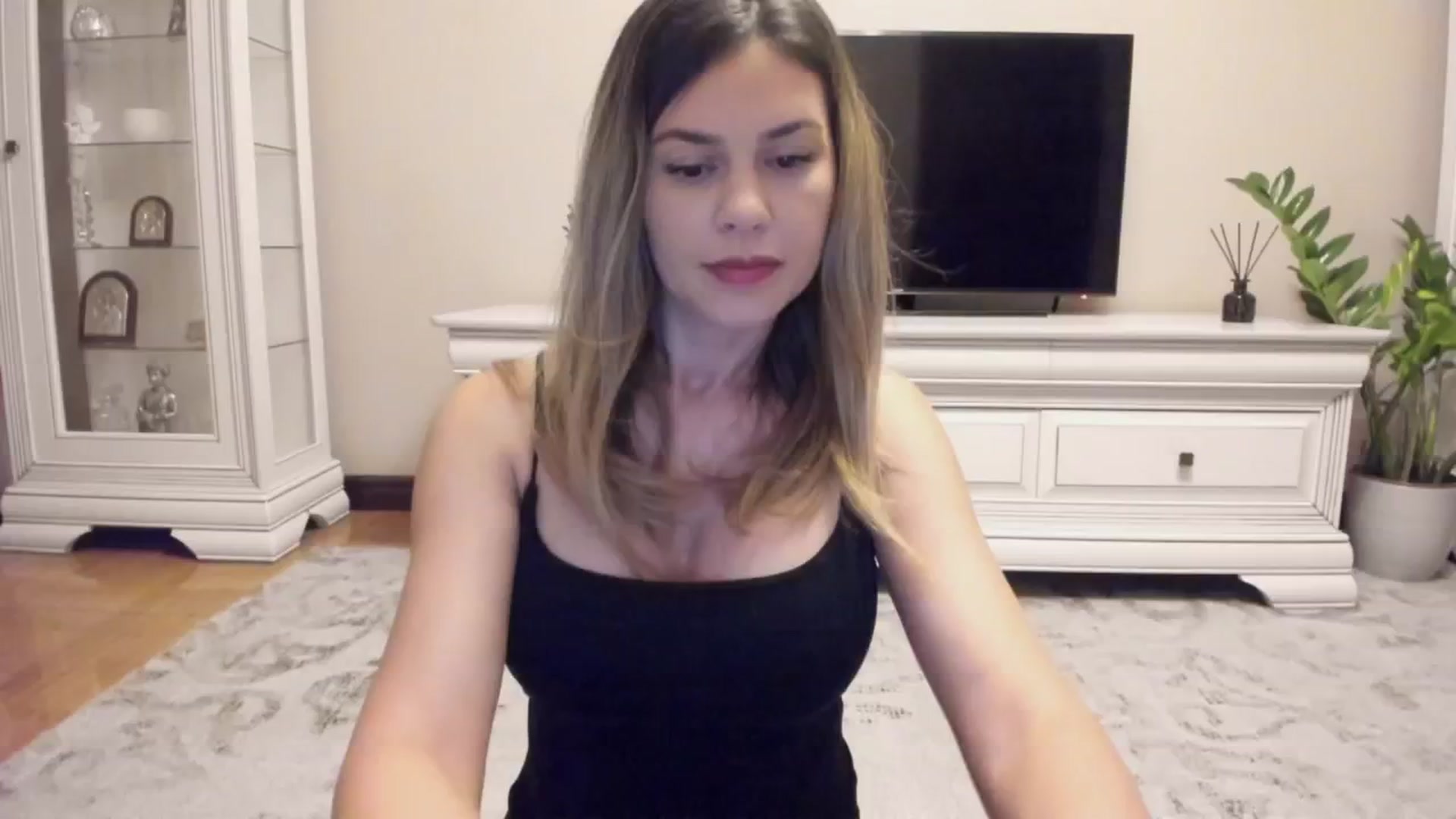 Gallery image thumbnail from Zamioculcas's myfreecams stream on, 06/24/2024, 02:17 image 5 of 20