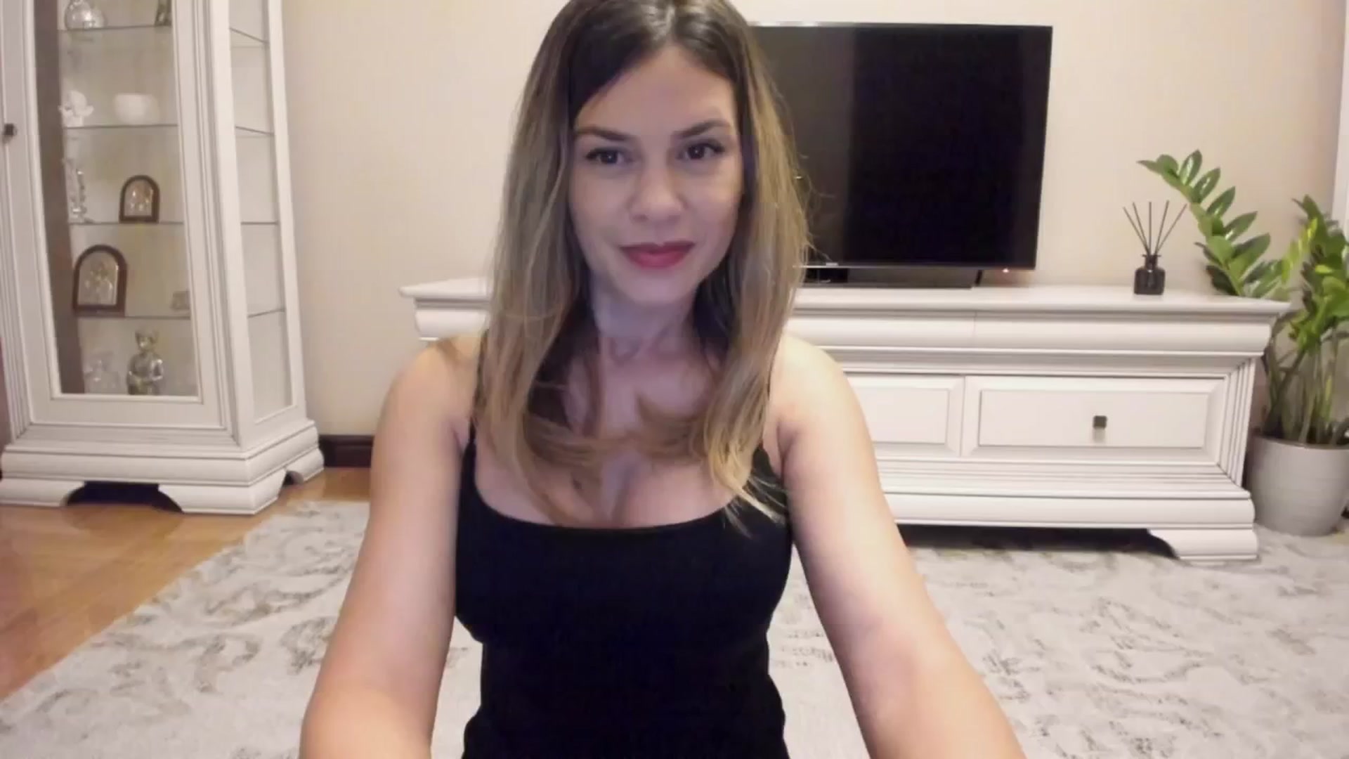 Gallery image thumbnail from Zamioculcas's myfreecams stream on, 06/24/2024, 02:17 image 8 of 20