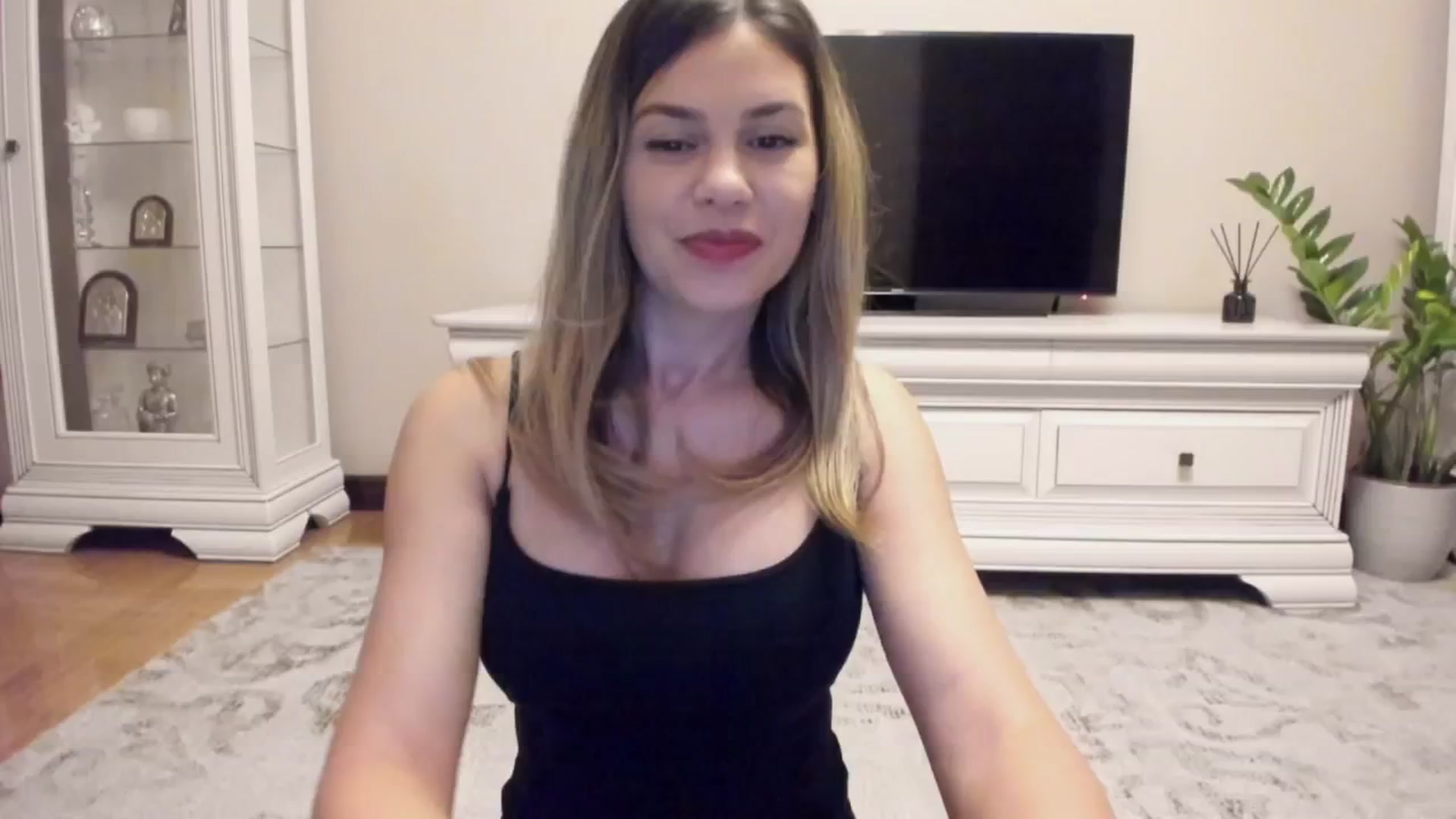 Gallery image thumbnail from Zamioculcas's myfreecams stream on, 06/24/2024, 02:17 image 2 of 20