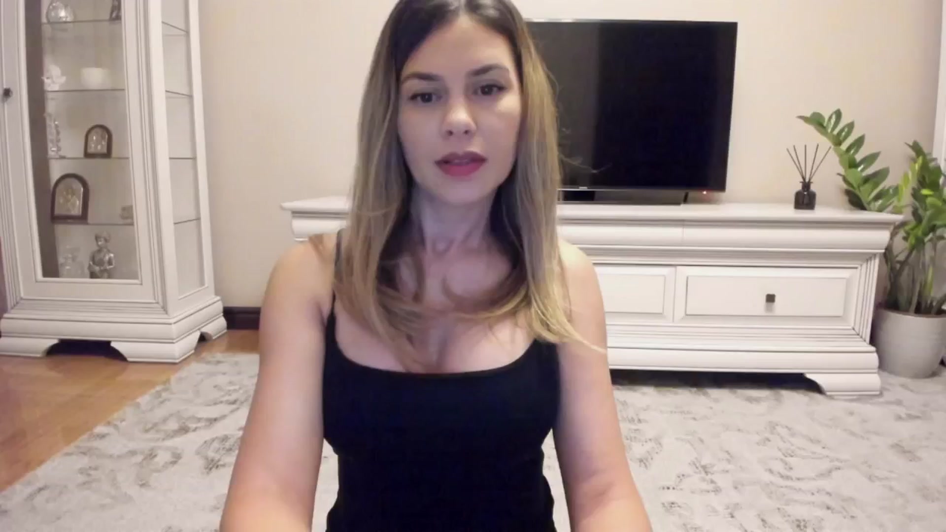 Gallery image thumbnail from Zamioculcas's myfreecams stream on, 06/24/2024, 02:17 image 3 of 20