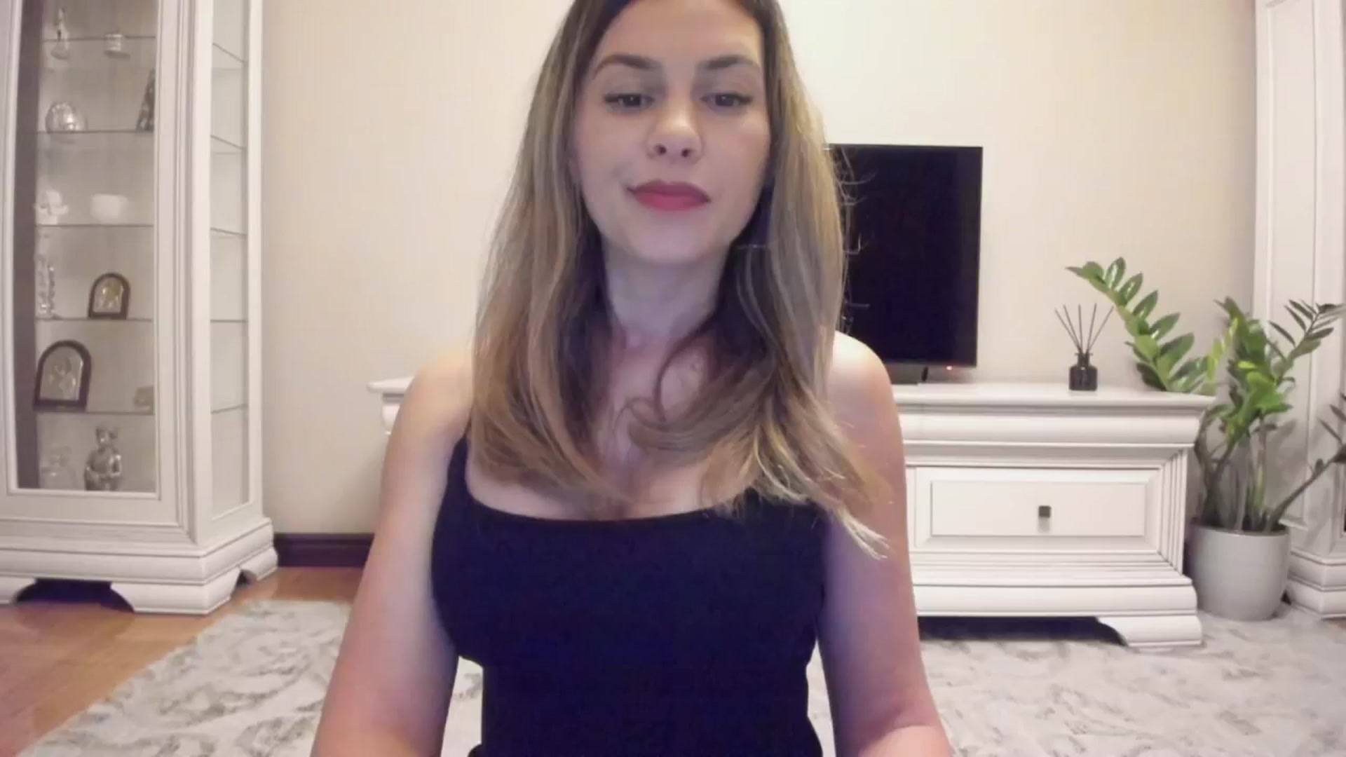 Gallery image thumbnail from Zamioculcas's myfreecams stream on, 06/24/2024, 02:17 image 12 of 20
