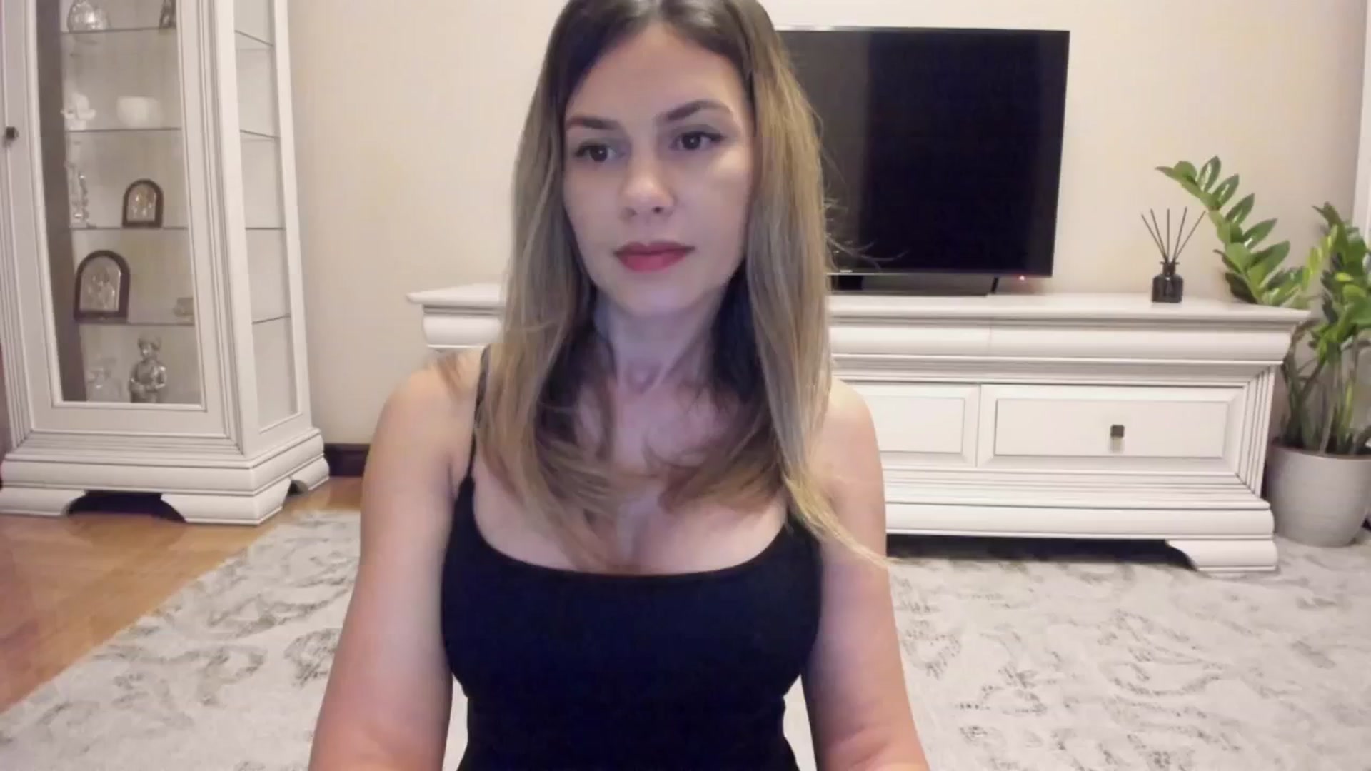 Gallery image thumbnail from Zamioculcas's myfreecams stream on, 06/24/2024, 02:17 image 6 of 20