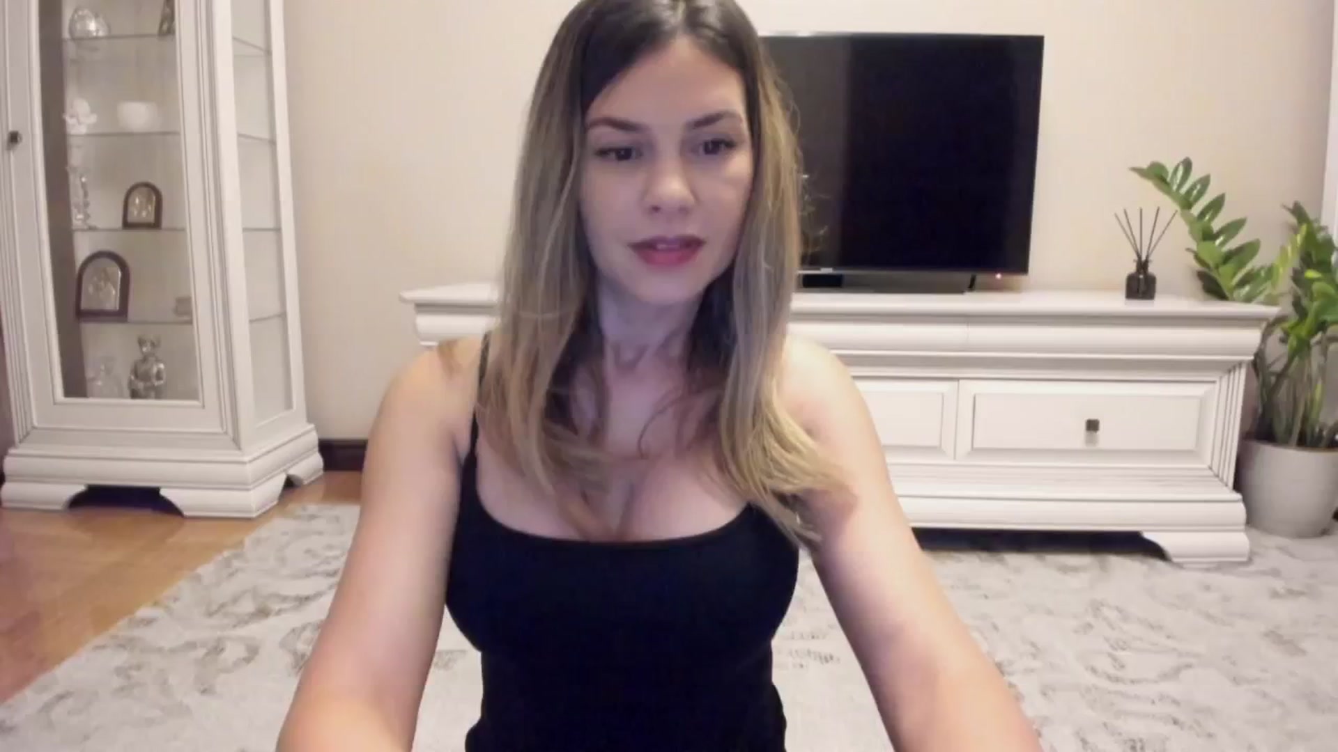 Gallery image thumbnail from Zamioculcas's myfreecams stream on, 06/24/2024, 02:17 image 9 of 20