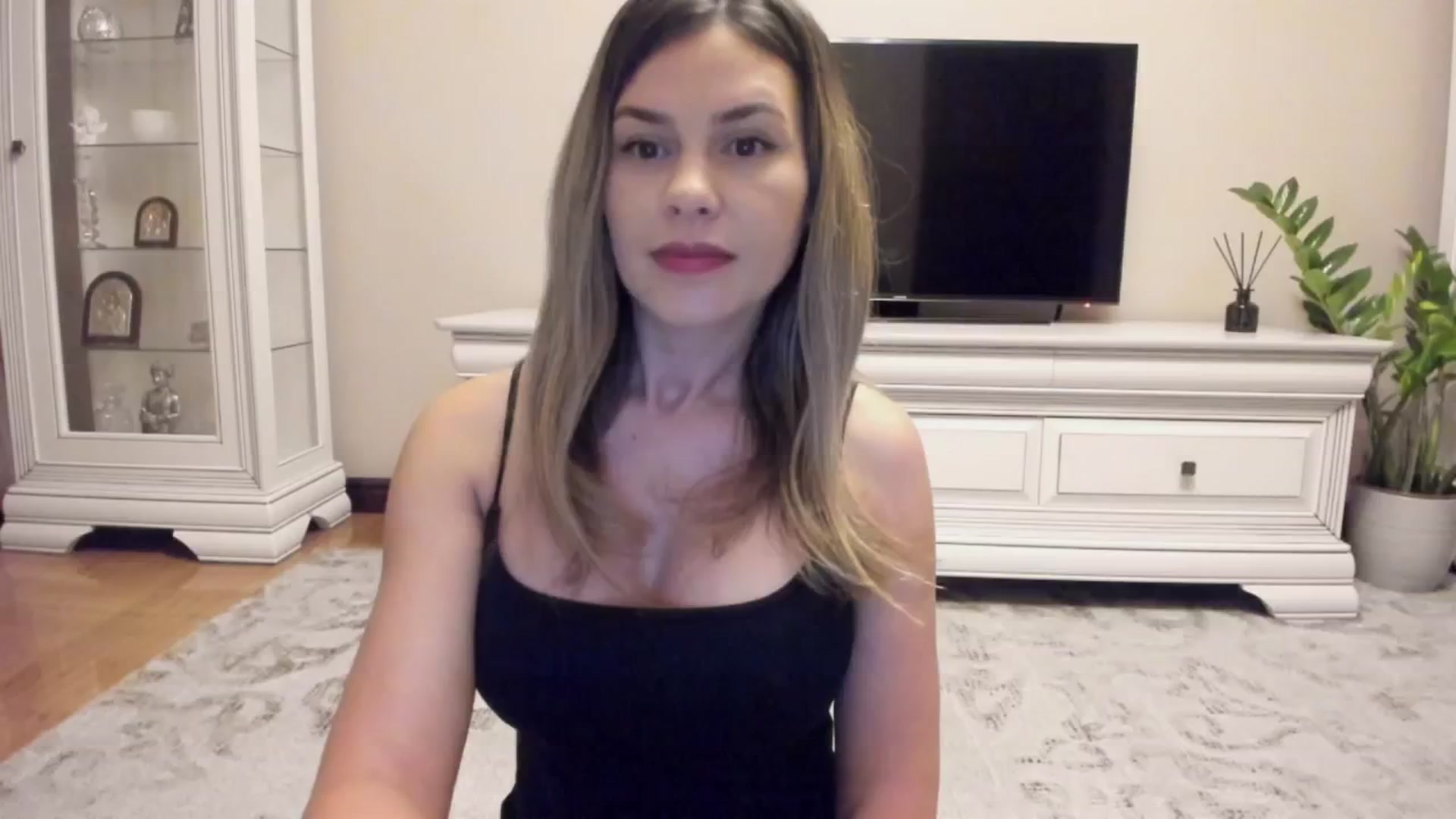Gallery image thumbnail from Zamioculcas's myfreecams stream on, 06/24/2024, 02:17 image 10 of 20