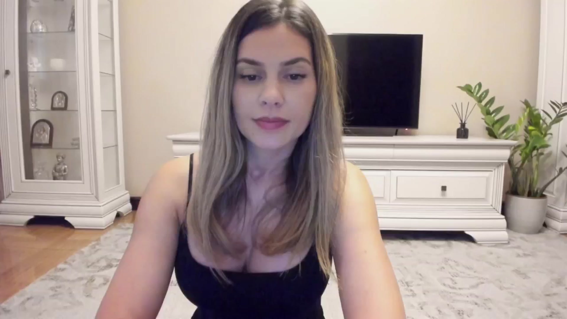 Gallery image thumbnail from Zamioculcas's myfreecams stream on, 06/24/2024, 03:45 image 9 of 20