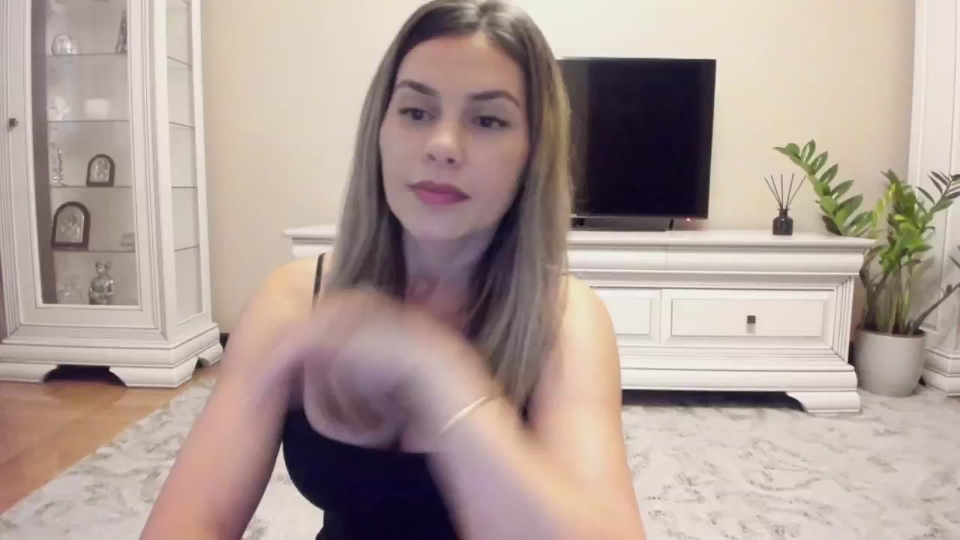 Gallery image thumbnail from Zamioculcas's myfreecams stream on, 06/24/2024, 03:45 image 8 of 20