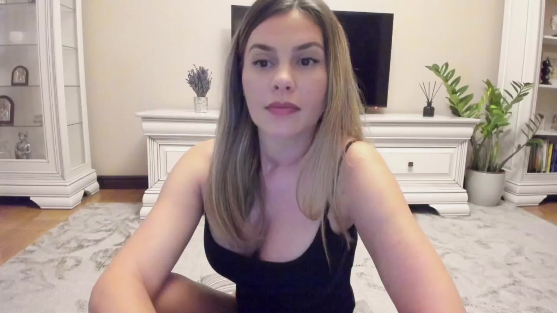 Gallery image thumbnail from Zamioculcas's myfreecams stream on, 06/24/2024, 03:45 image 18 of 20