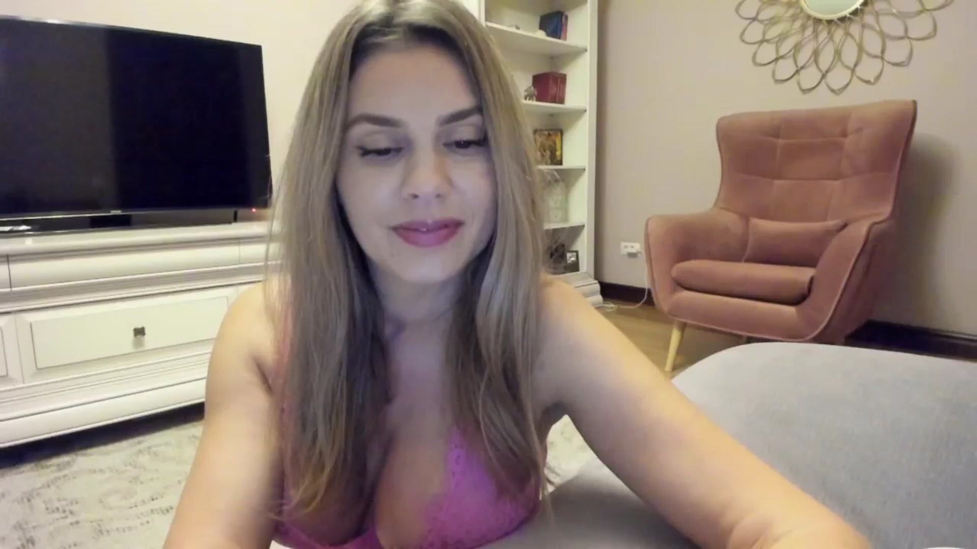 Gallery image thumbnail from Zamioculcas's myfreecams stream on, 06/28/2024, 23:22 image 13 of 20