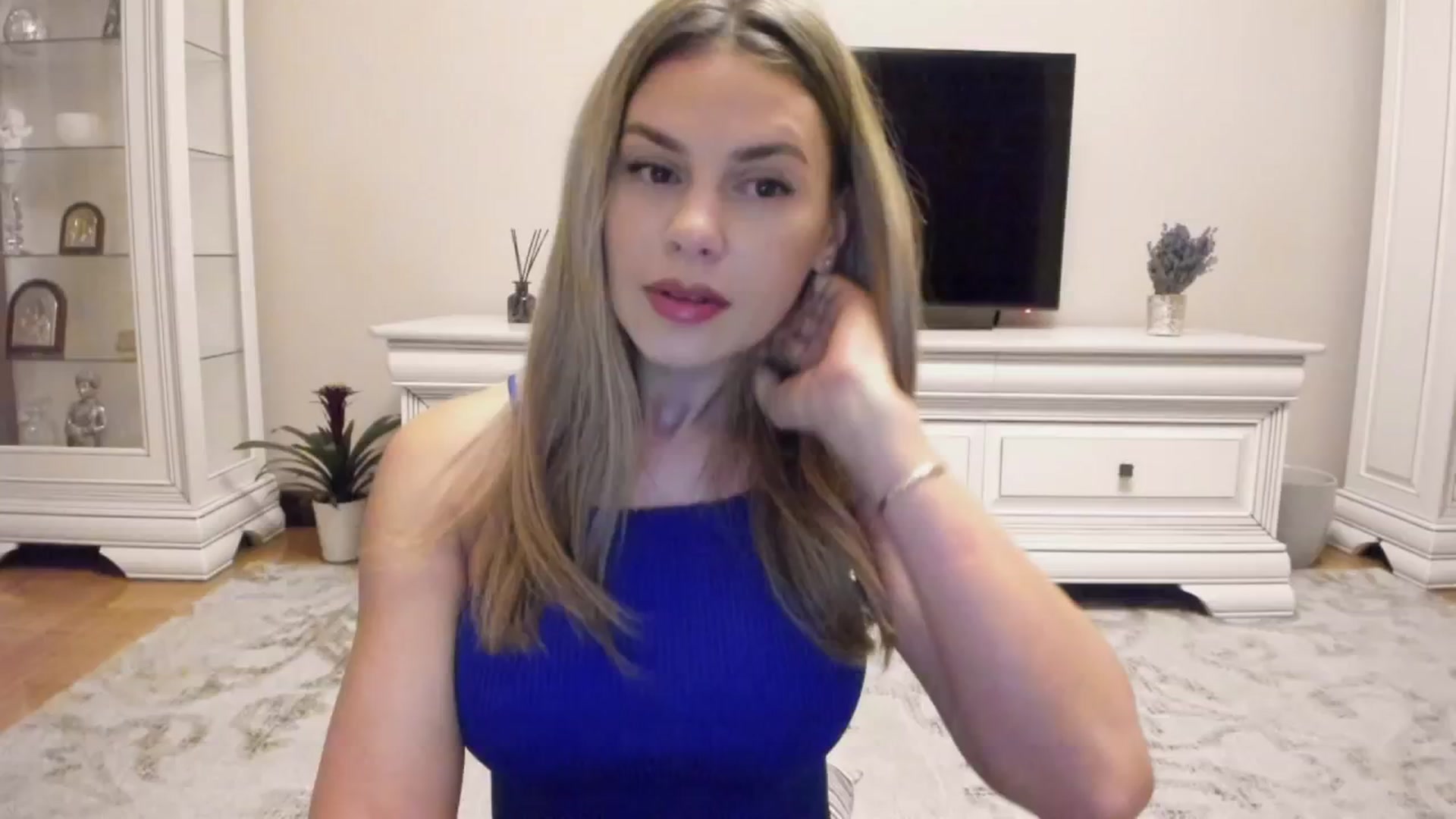 Gallery image thumbnail from Zamioculcas's myfreecams stream on, 07/04/2024, 02:42 image 15 of 20