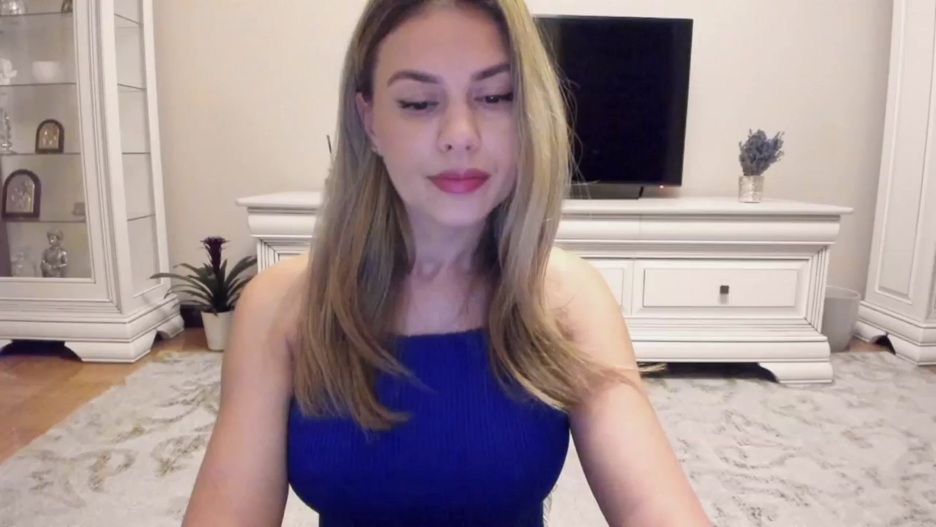 Gallery image thumbnail from Zamioculcas's myfreecams stream on, 07/04/2024, 02:42 image 13 of 20