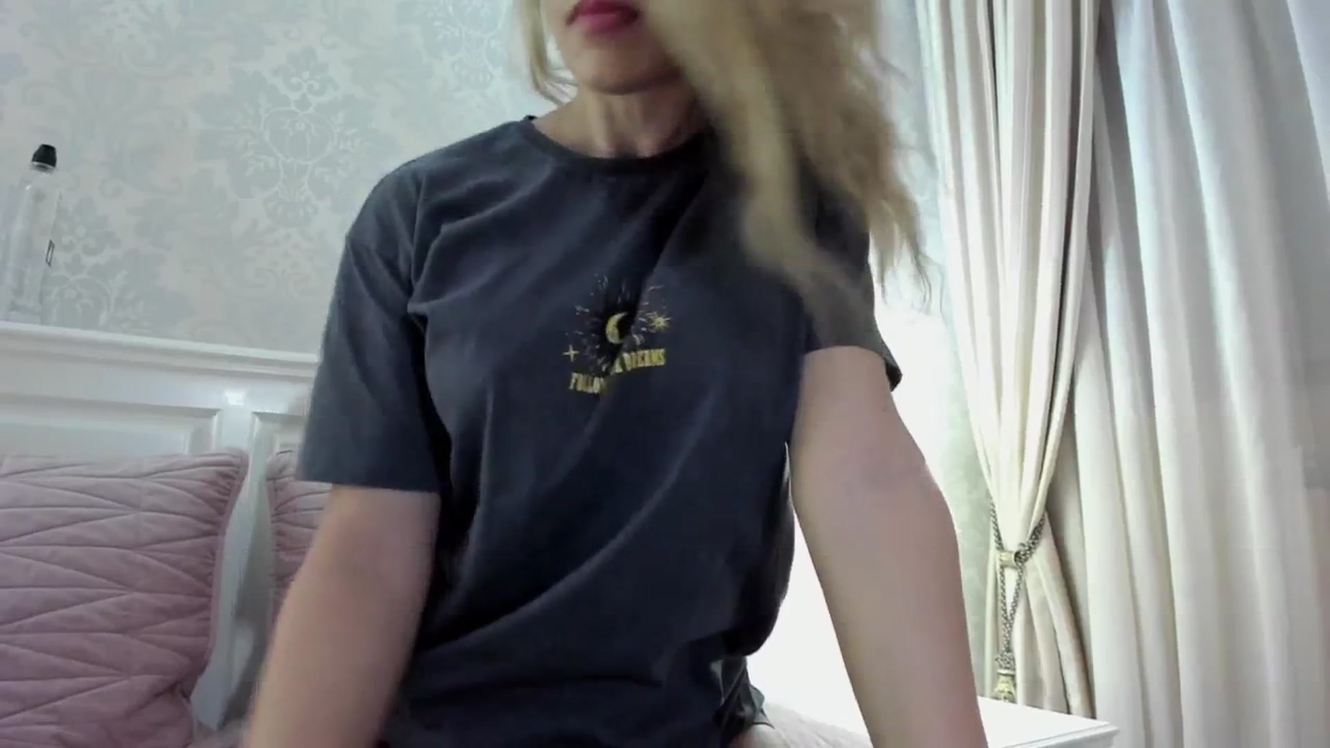 Gallery image thumbnail from Zamioculcas's myfreecams stream on, 07/13/2024, 21:34 image 9 of 20