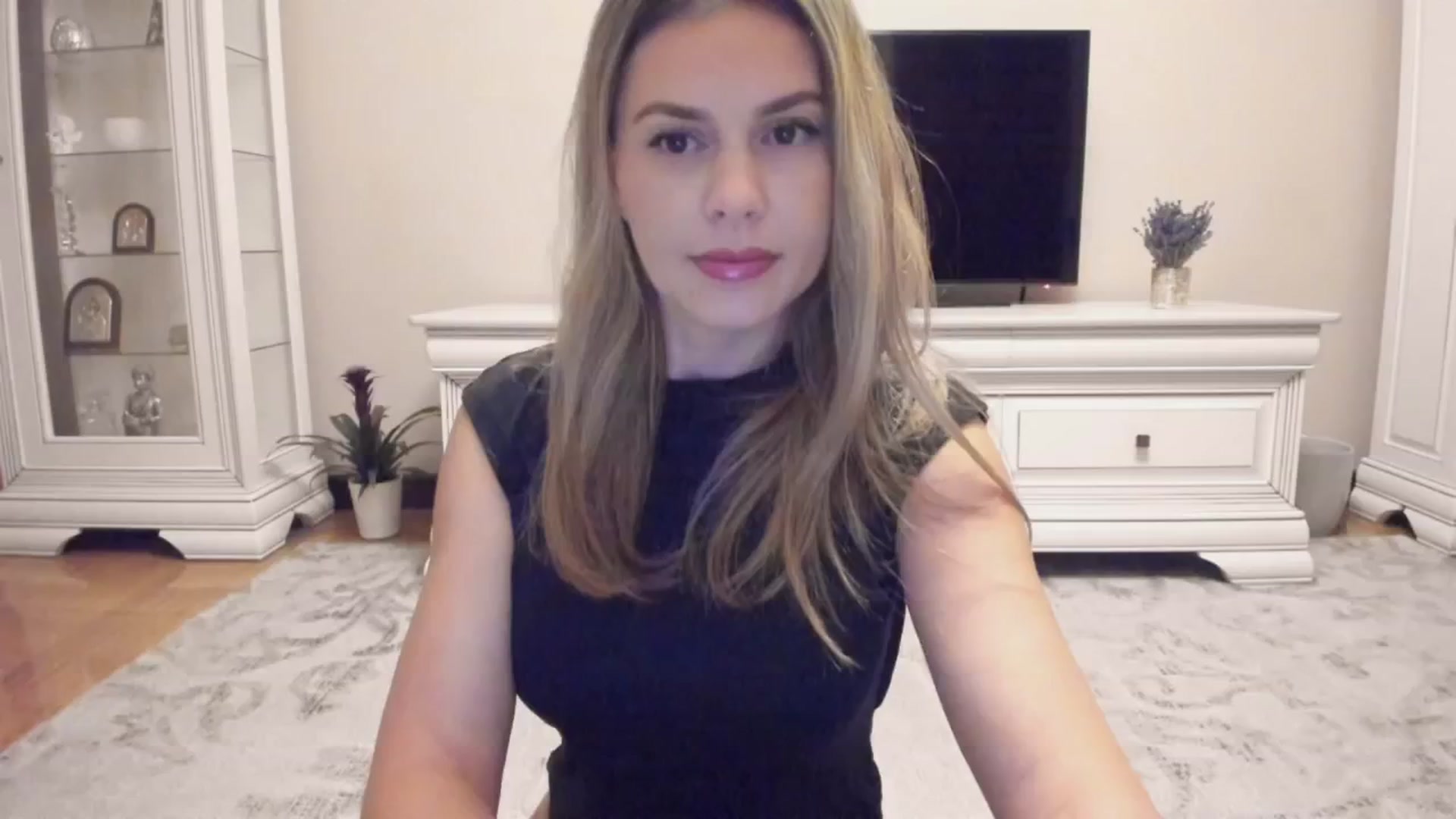 Gallery image thumbnail from Zamioculcas's myfreecams stream on, 07/15/2024, 02:17 image 6 of 20