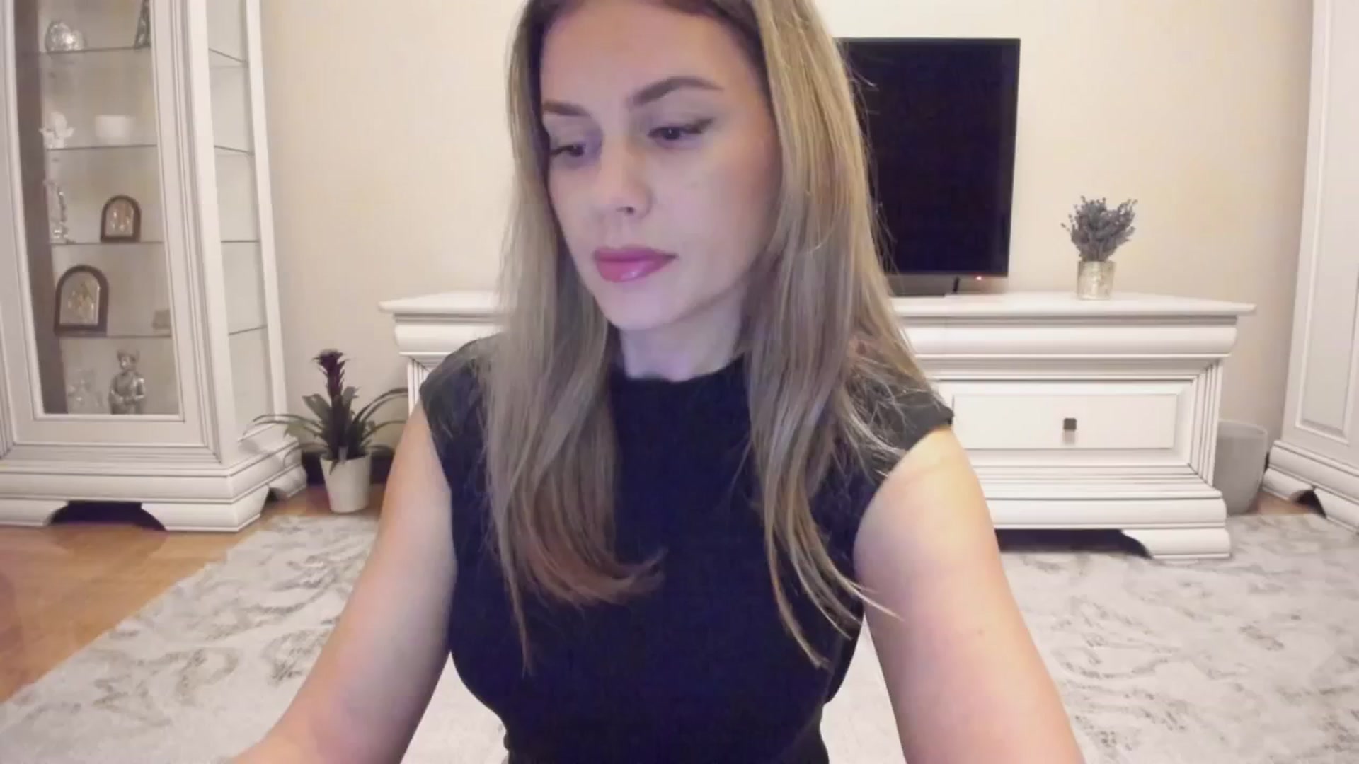 Gallery image thumbnail from Zamioculcas's myfreecams stream on, 07/15/2024, 02:17 image 3 of 20