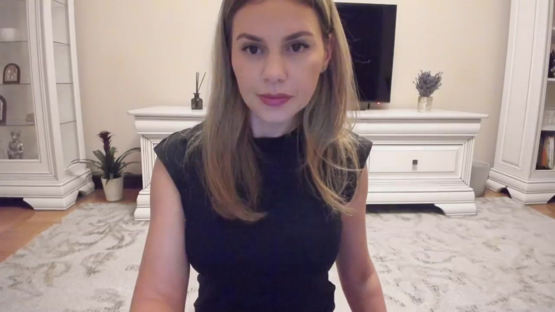 Gallery image thumbnail from Zamioculcas's myfreecams stream on, 07/15/2024, 02:17 image 19 of 20