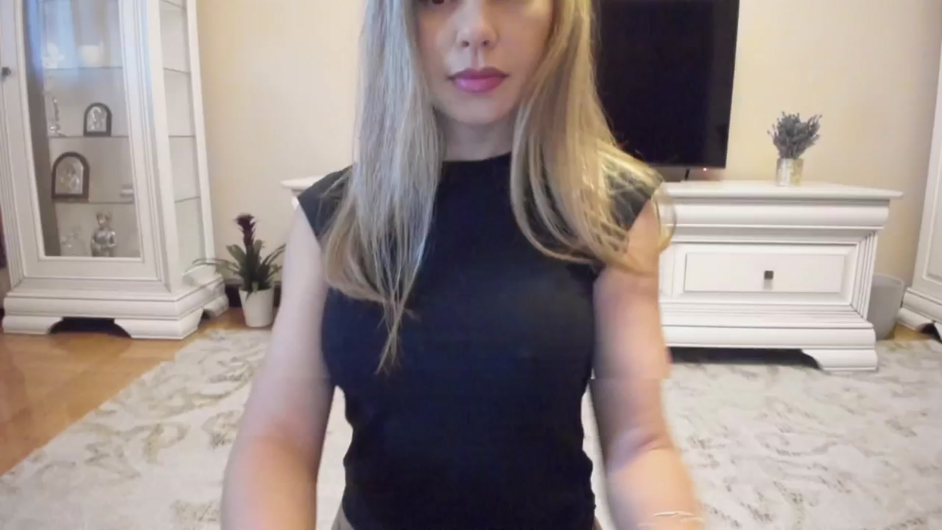 Gallery image thumbnail from Zamioculcas's myfreecams stream on, 07/15/2024, 03:02 image 15 of 20