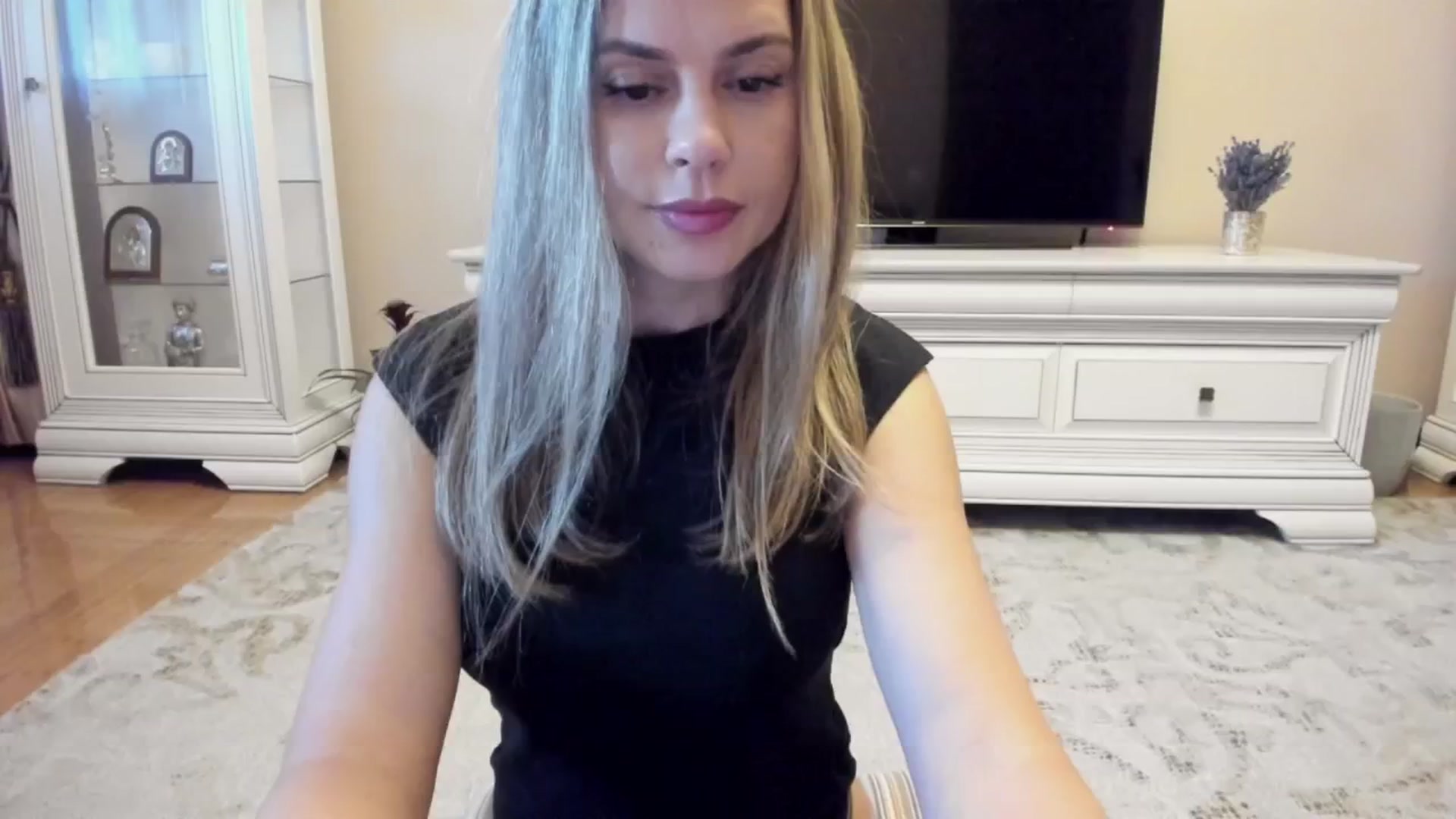 Gallery image thumbnail from Zamioculcas's myfreecams stream on, 07/15/2024, 03:39 image 19 of 20