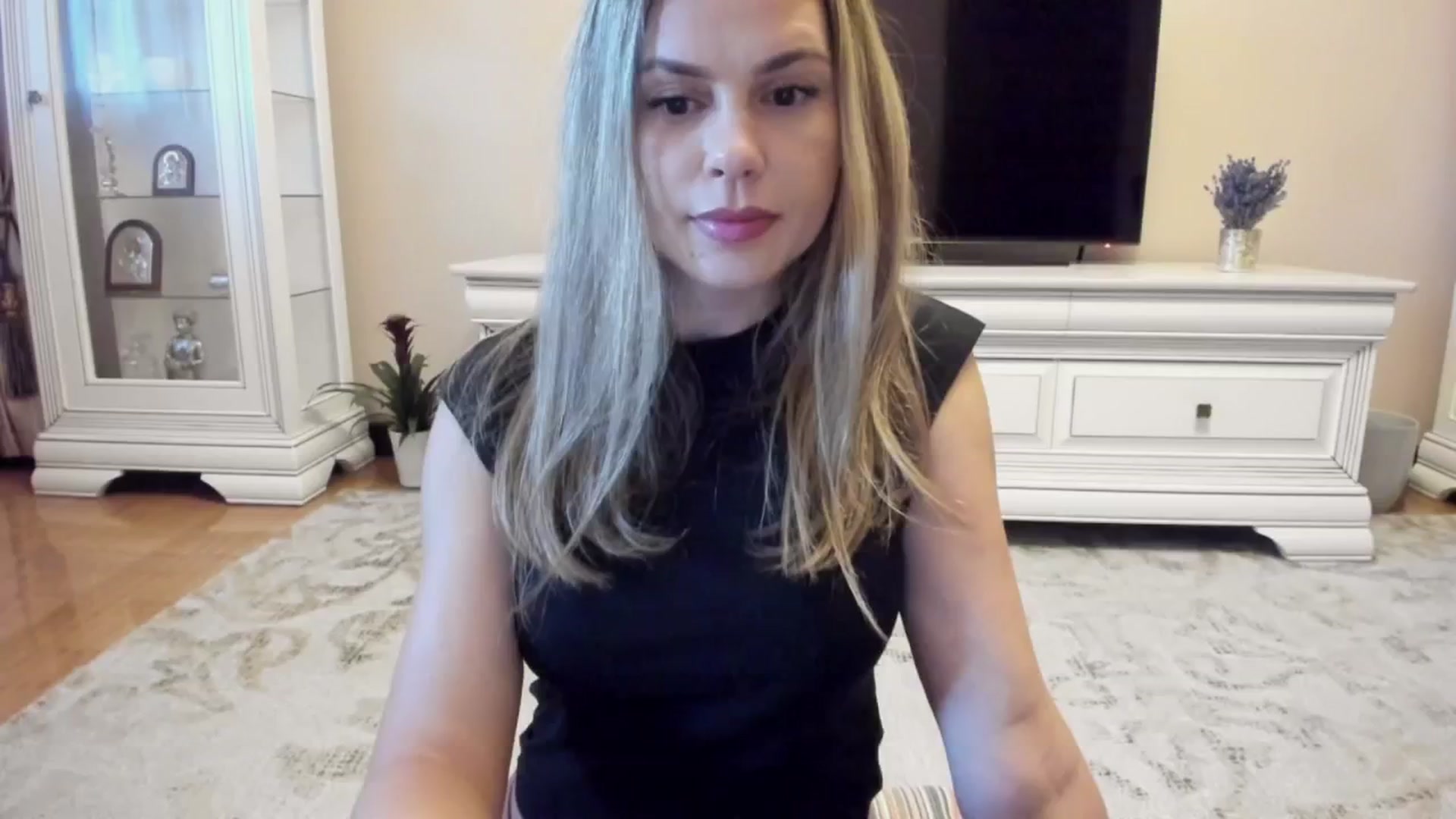 Gallery image thumbnail from Zamioculcas's myfreecams stream on, 07/15/2024, 03:39 image 17 of 20