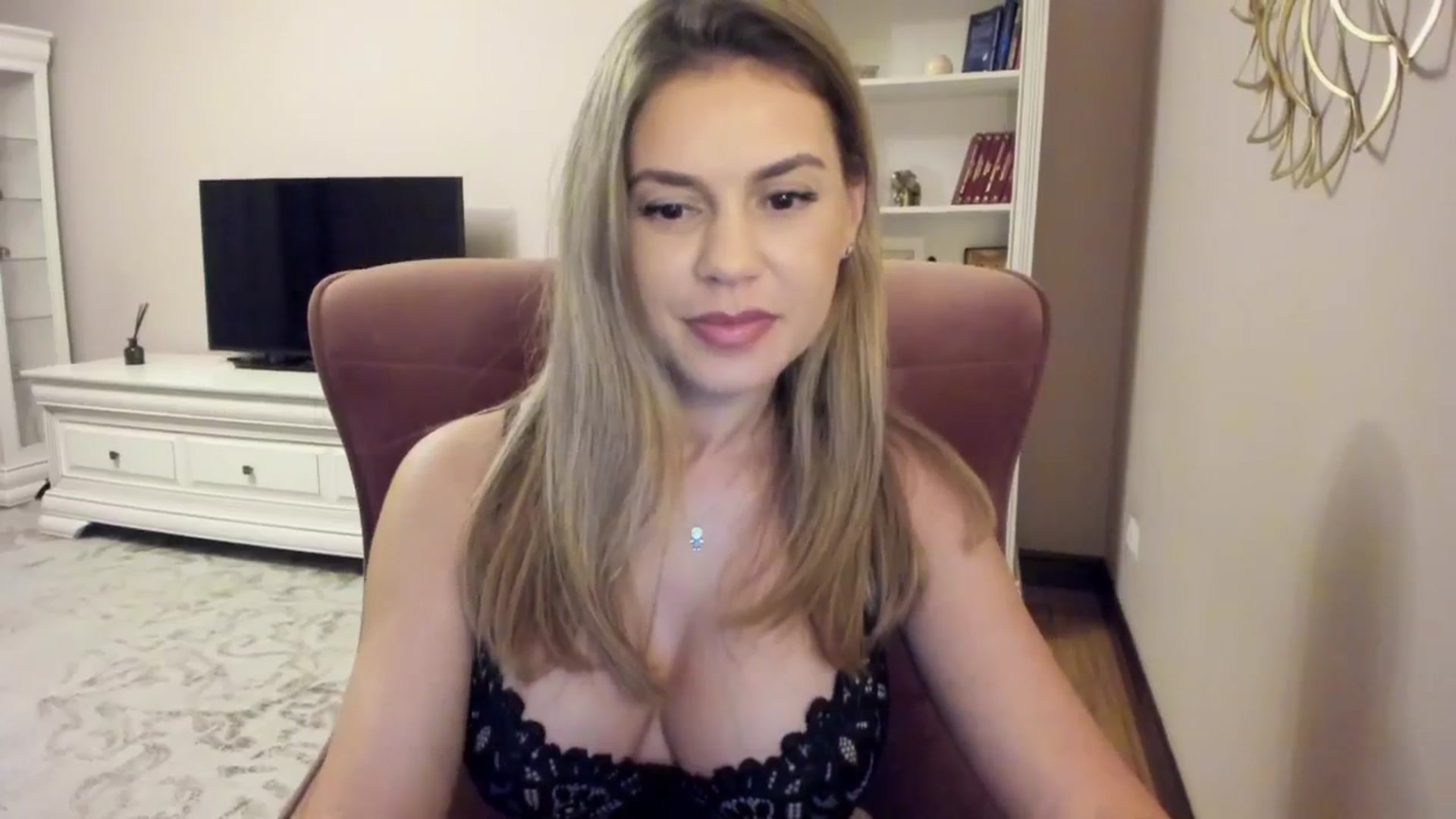 Gallery image thumbnail from Zamioculcas's myfreecams stream on, 07/26/2024, 23:59 image 10 of 20