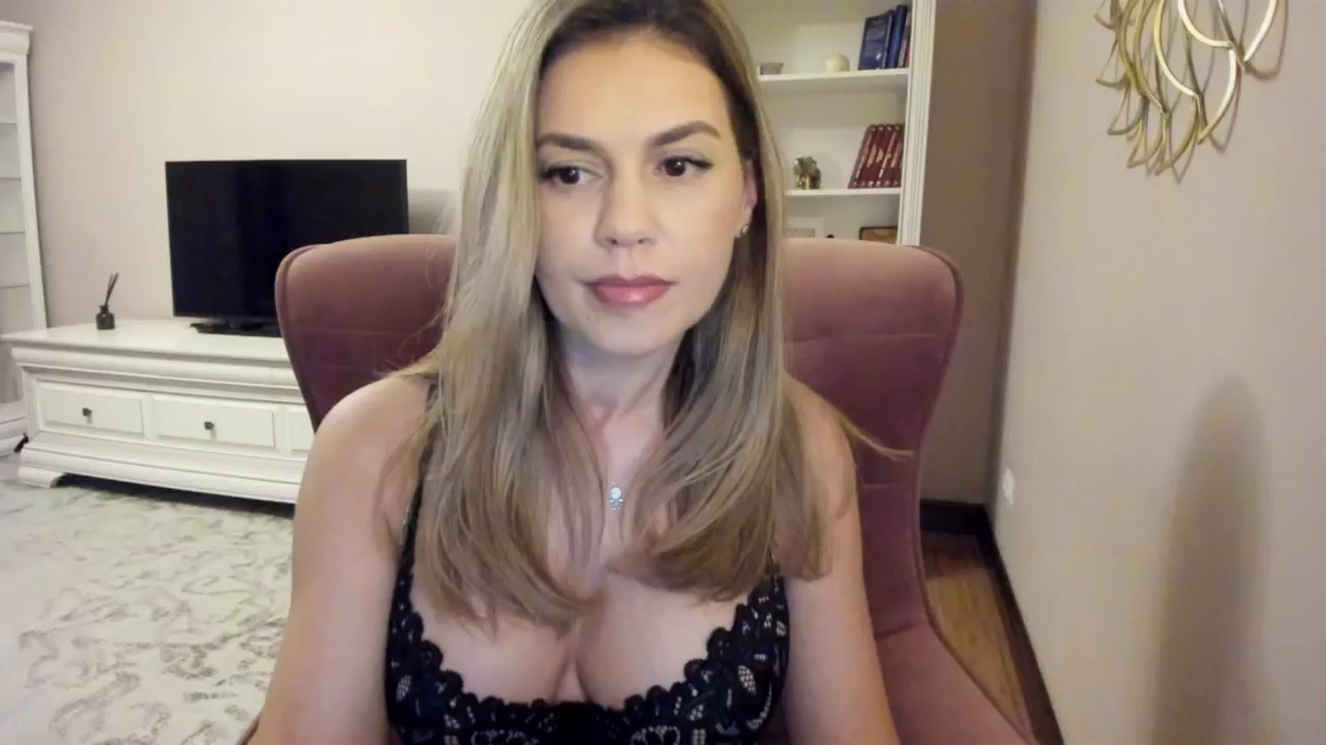 Gallery image thumbnail from Zamioculcas's myfreecams stream on, 07/26/2024, 23:59 image 1 of 20