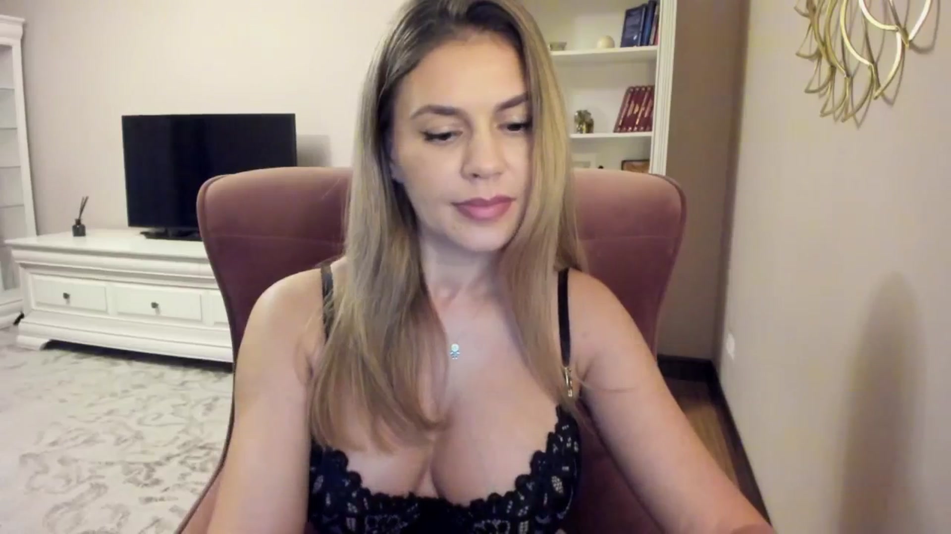 Gallery image thumbnail from Zamioculcas's myfreecams stream on, 07/26/2024, 23:59 image 15 of 20