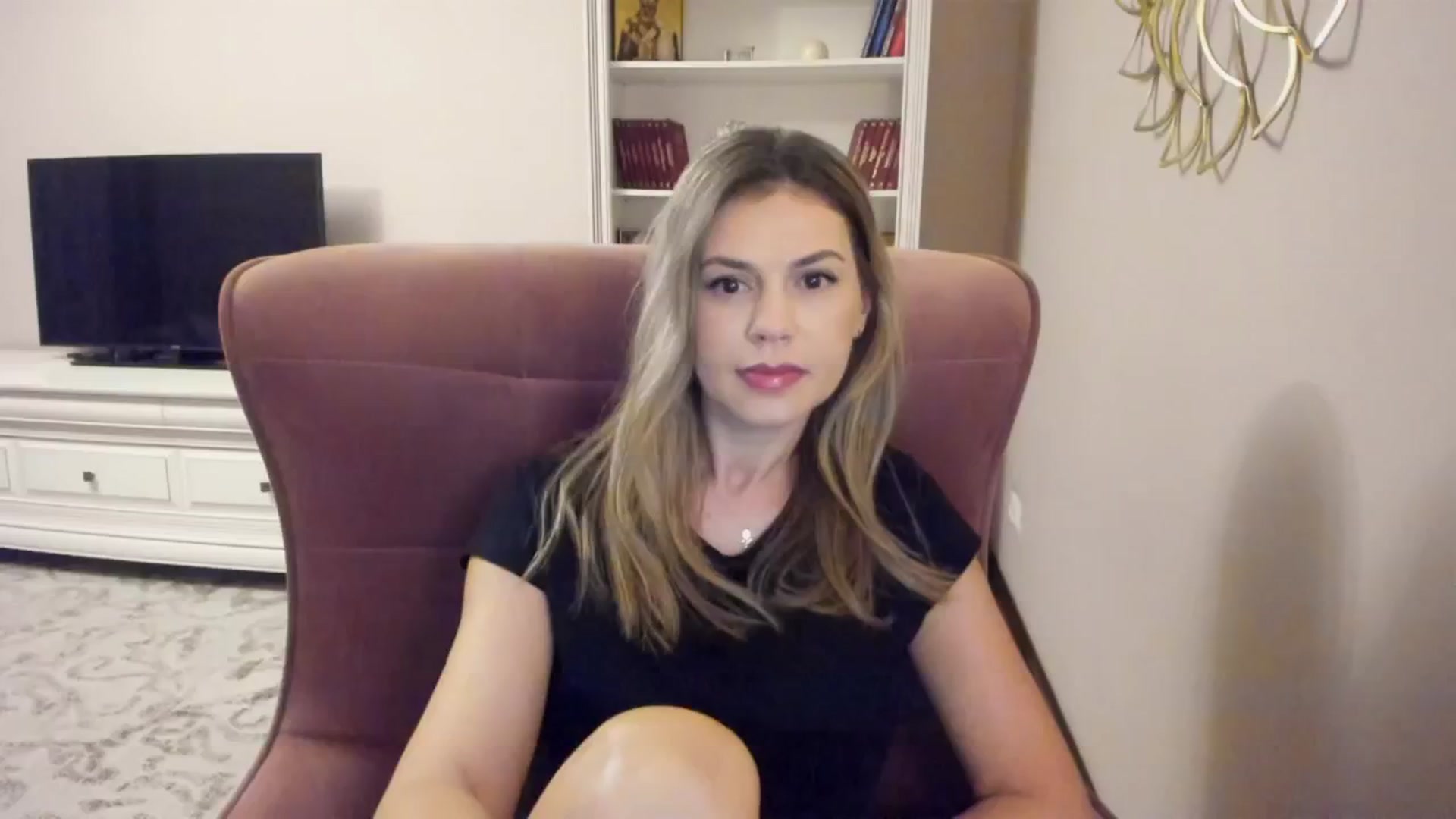 Gallery image thumbnail from Zamioculcas's myfreecams stream on, 07/31/2024, 03:07 image 3 of 20