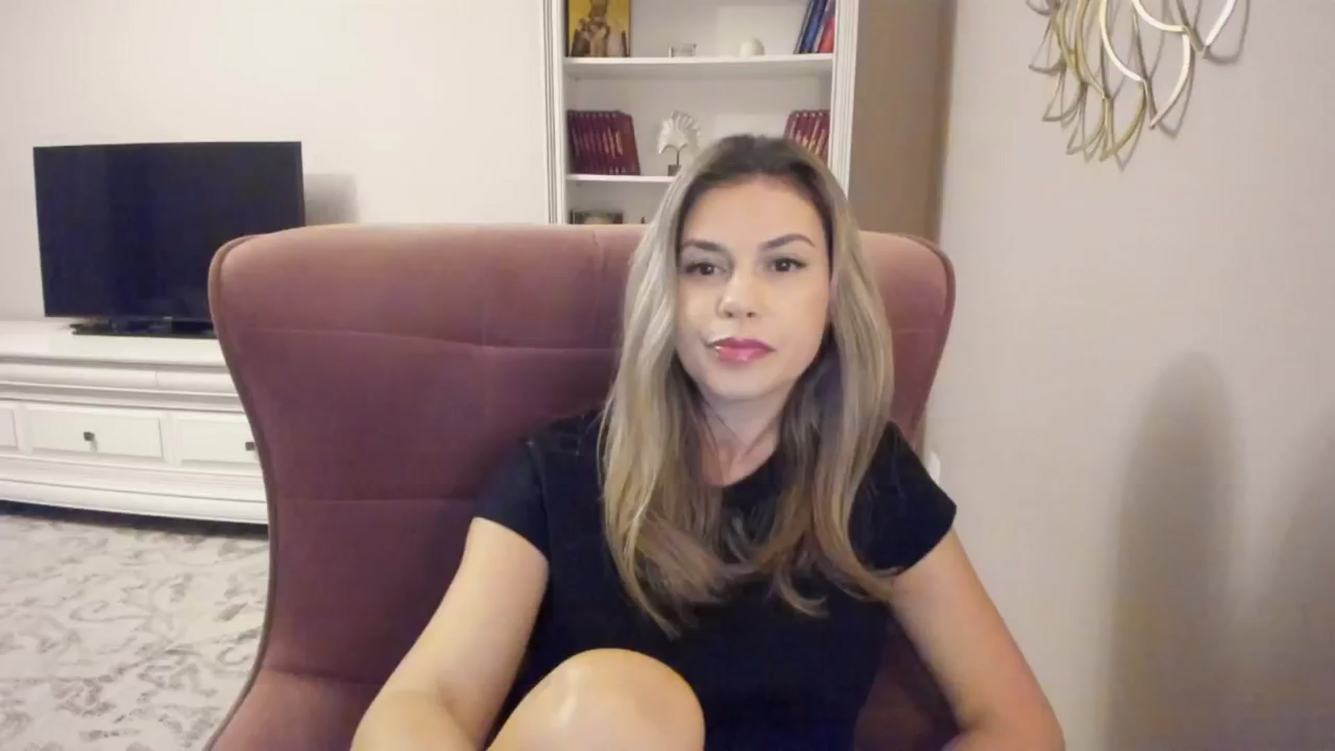 Gallery image thumbnail from Zamioculcas's myfreecams stream on, 07/31/2024, 03:07 image 6 of 20