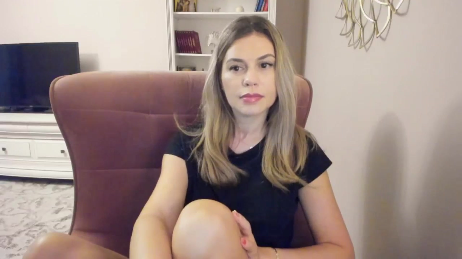 Gallery image thumbnail from Zamioculcas's myfreecams stream on, 07/31/2024, 03:07 image 19 of 20