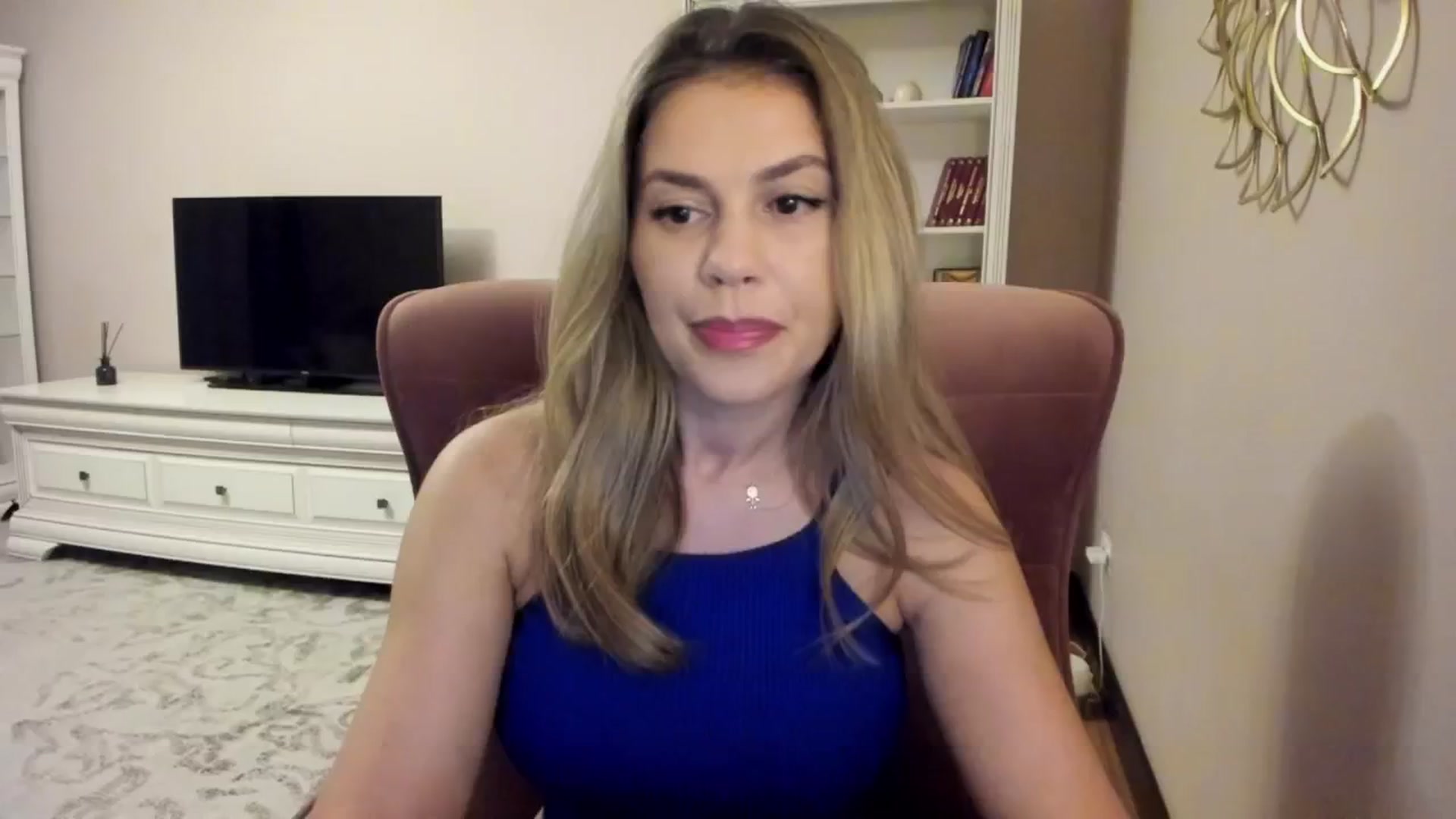 Gallery image thumbnail from Zamioculcas's myfreecams stream on, 08/05/2024, 22:31 image 1 of 20