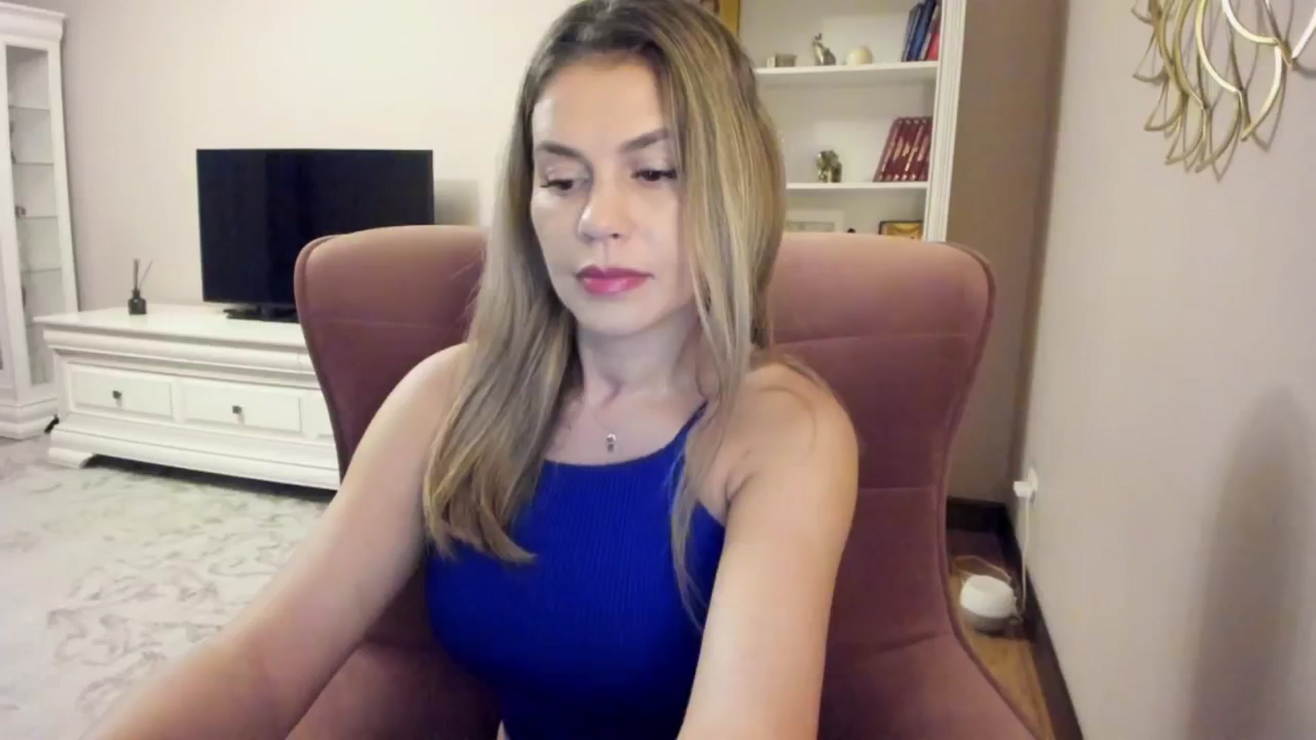 Gallery image thumbnail from Zamioculcas's myfreecams stream on, 08/05/2024, 23:47 image 10 of 20